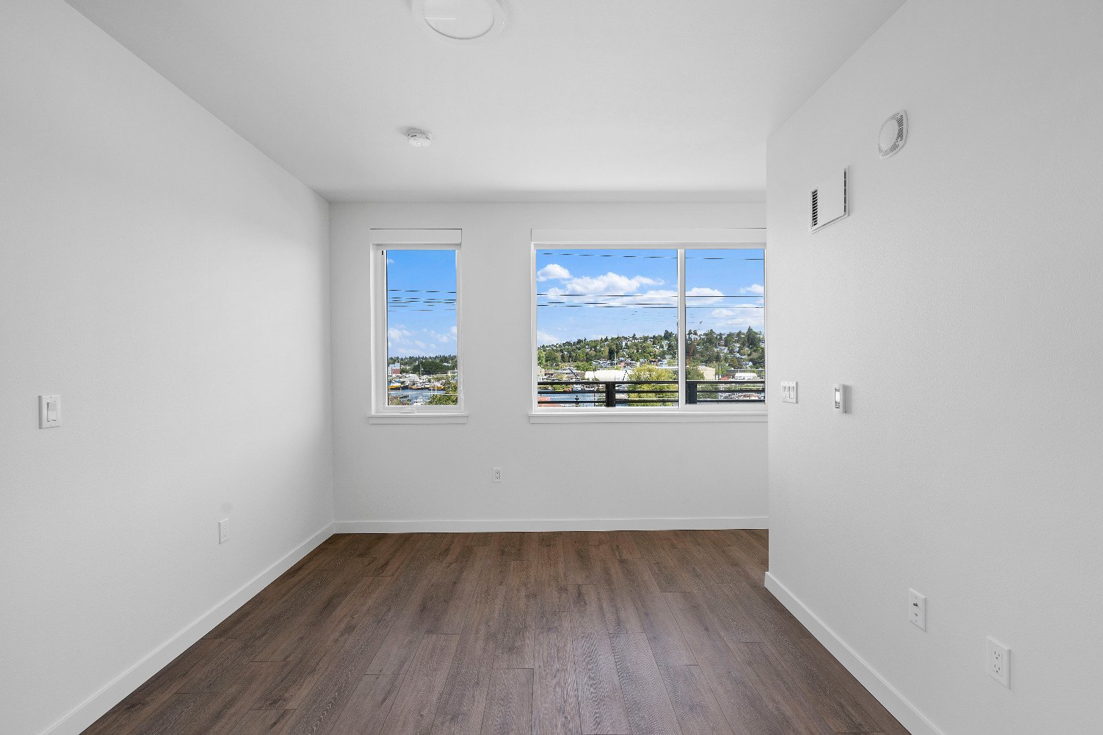 Lanterman-609 W Nickerson St (Seattle) - MLS (13 of 29).JPG