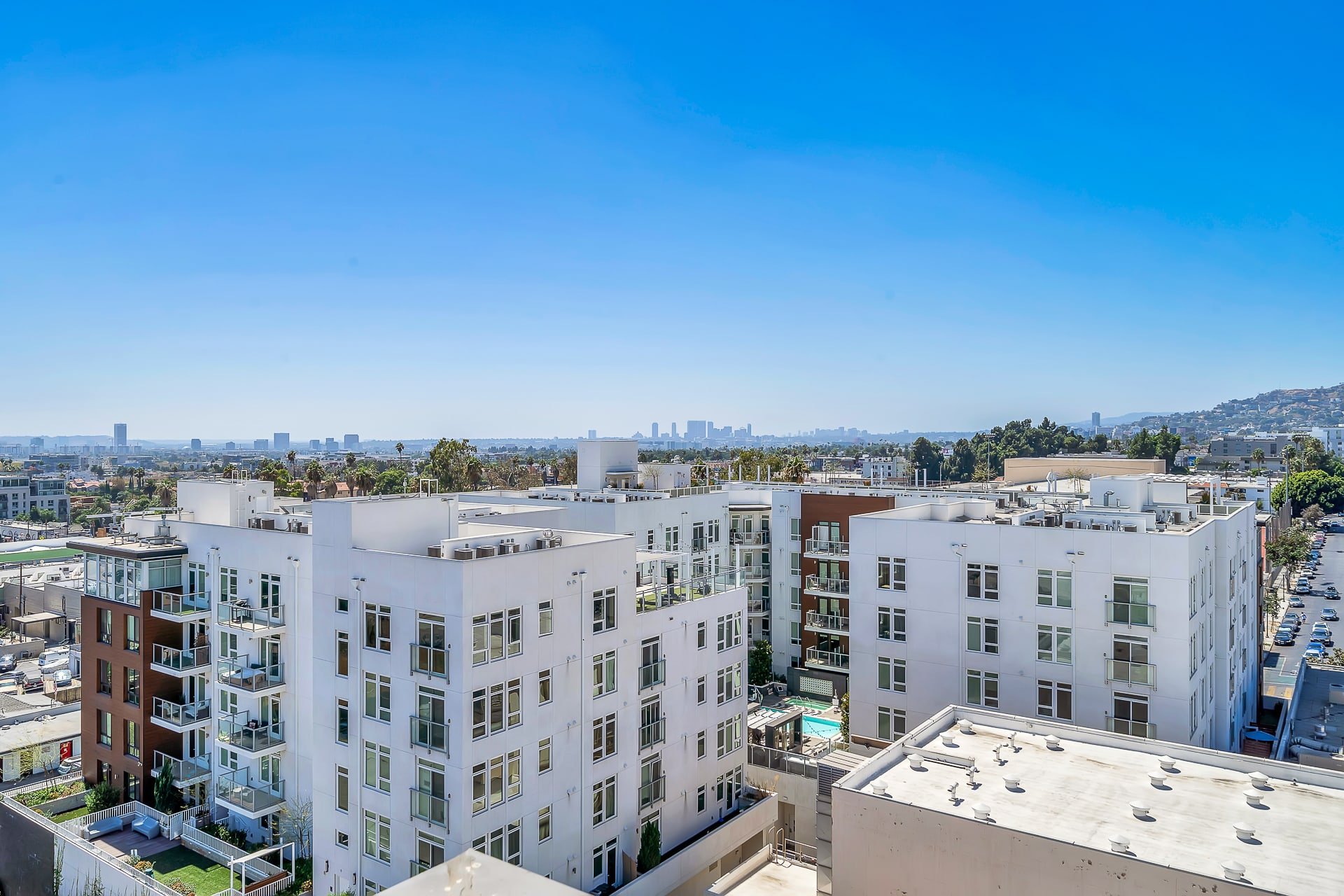 Premier Hollywood Apartments