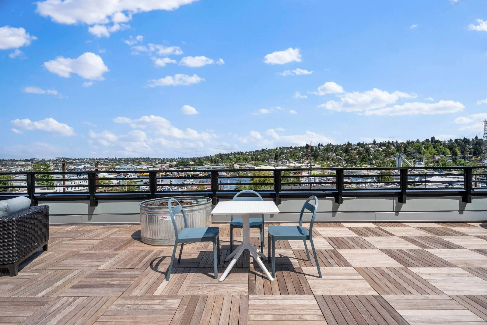 Lanterman-609 W Nickerson St (Seattle) - MLS (2 of 29).JPG