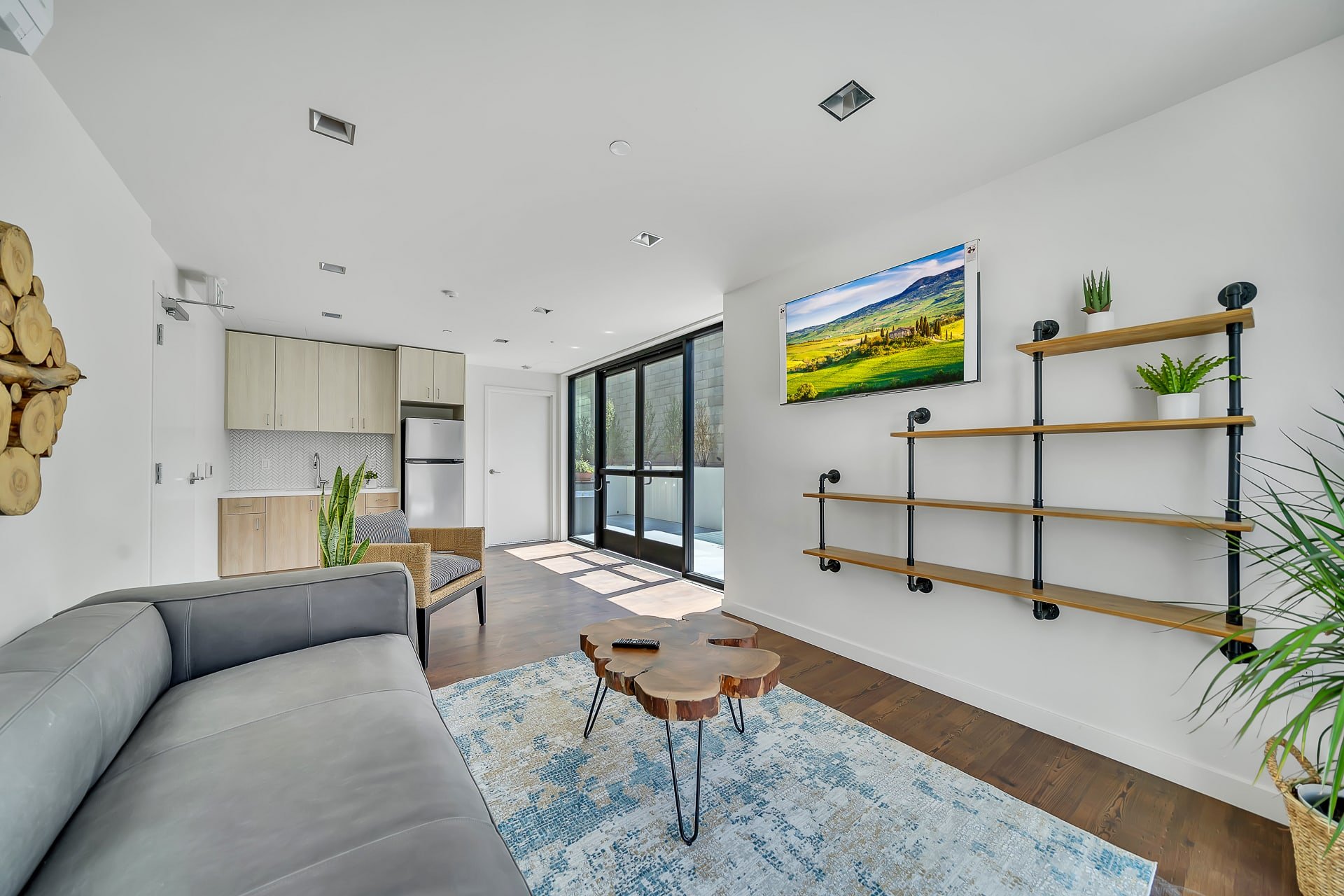 1621 Lounge 2208.jpg