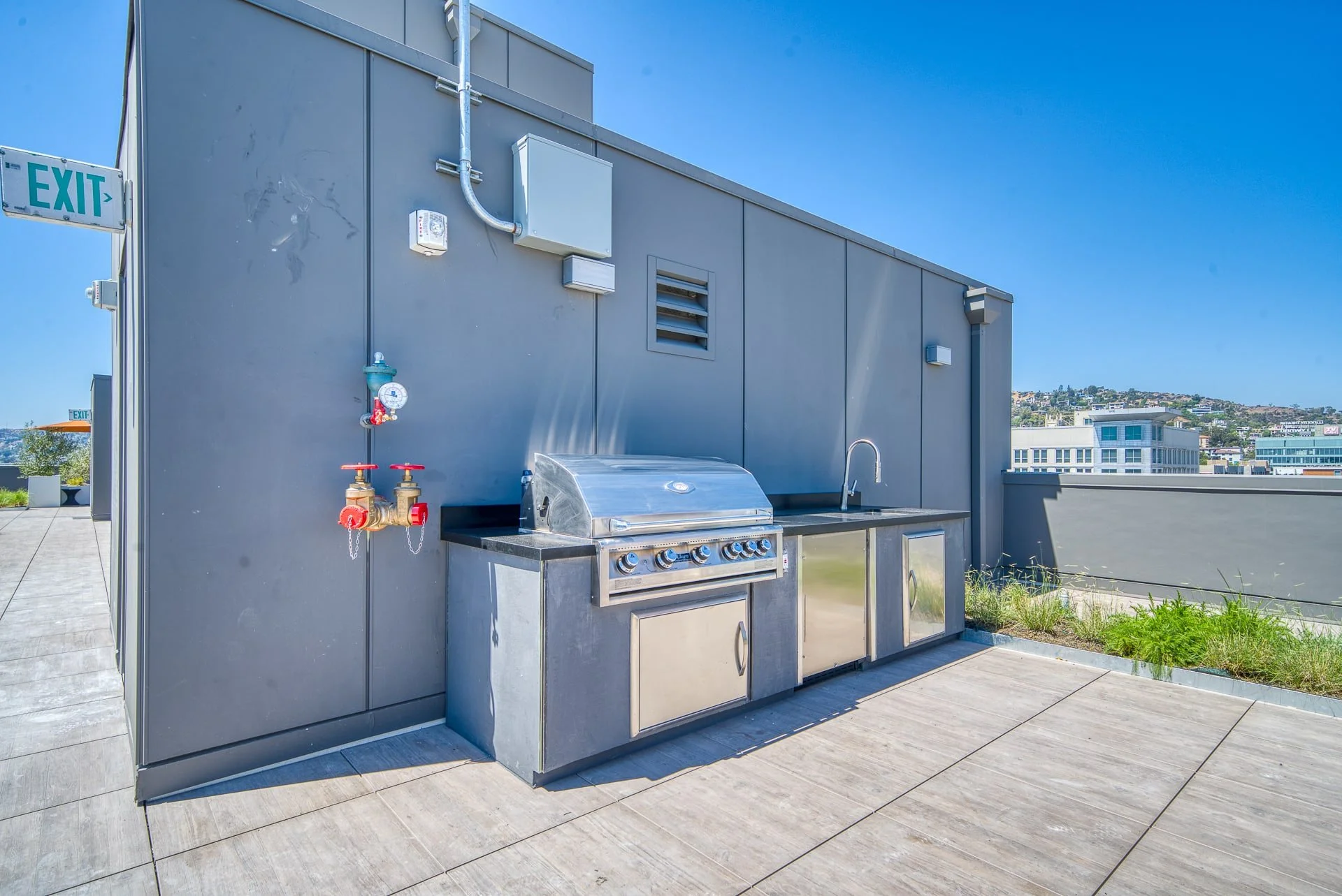 28_1621 N. McCadden Place, Unit 807.jpg