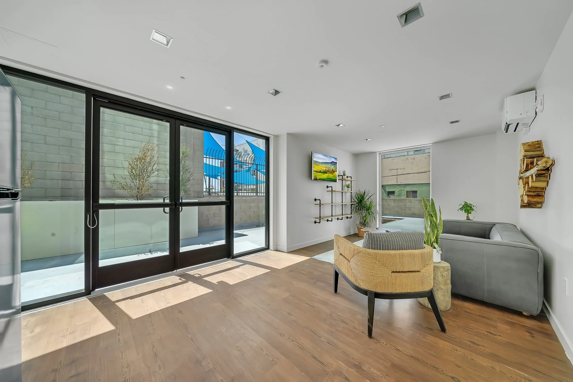 6_1621 N. McCadden Place, Unit 807.jpg