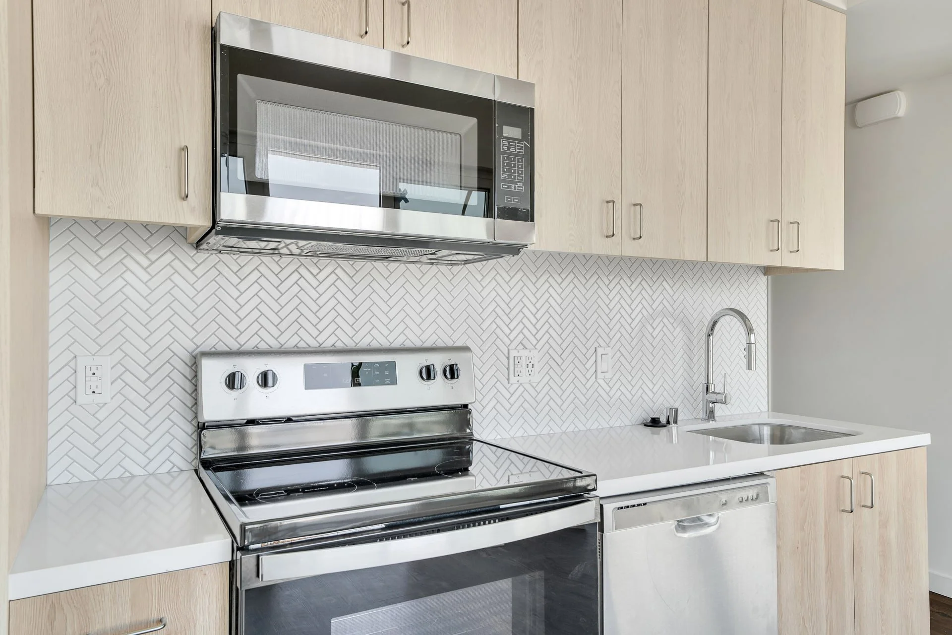 12_1621 McCadden Place, Unit 801.jpg