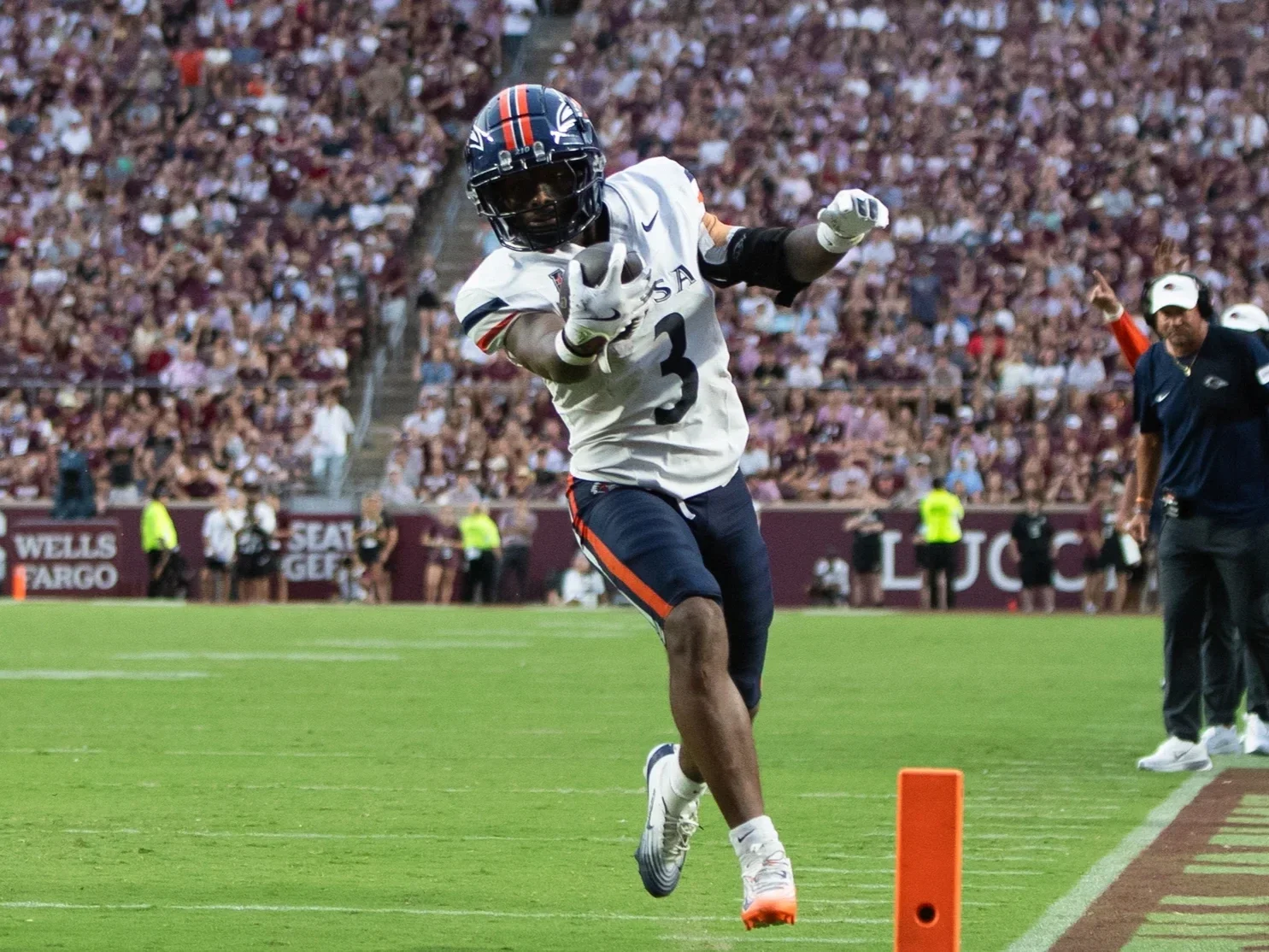 Robert Henry Jr, RB vs #19 Texas A&M 2025