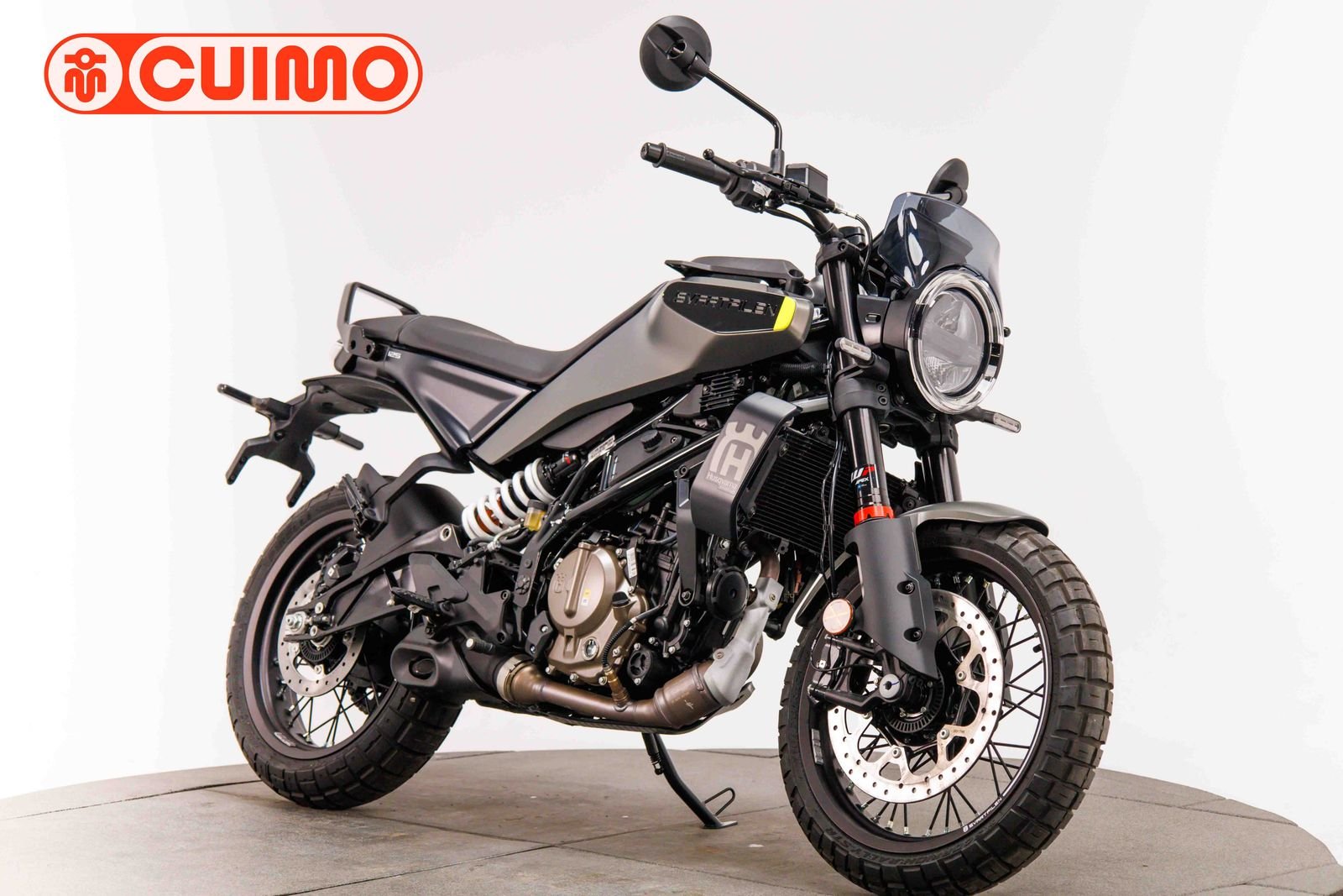 Husqvarna-Svartpilen-125.