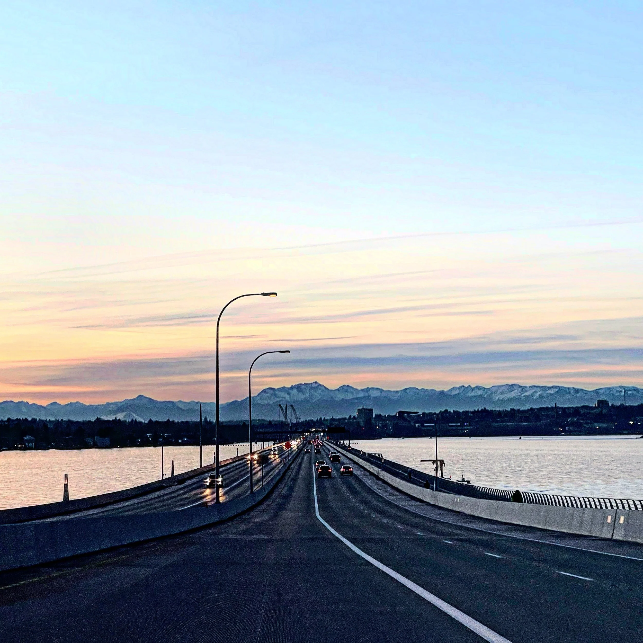 Seattle - Mountain Line.jpg