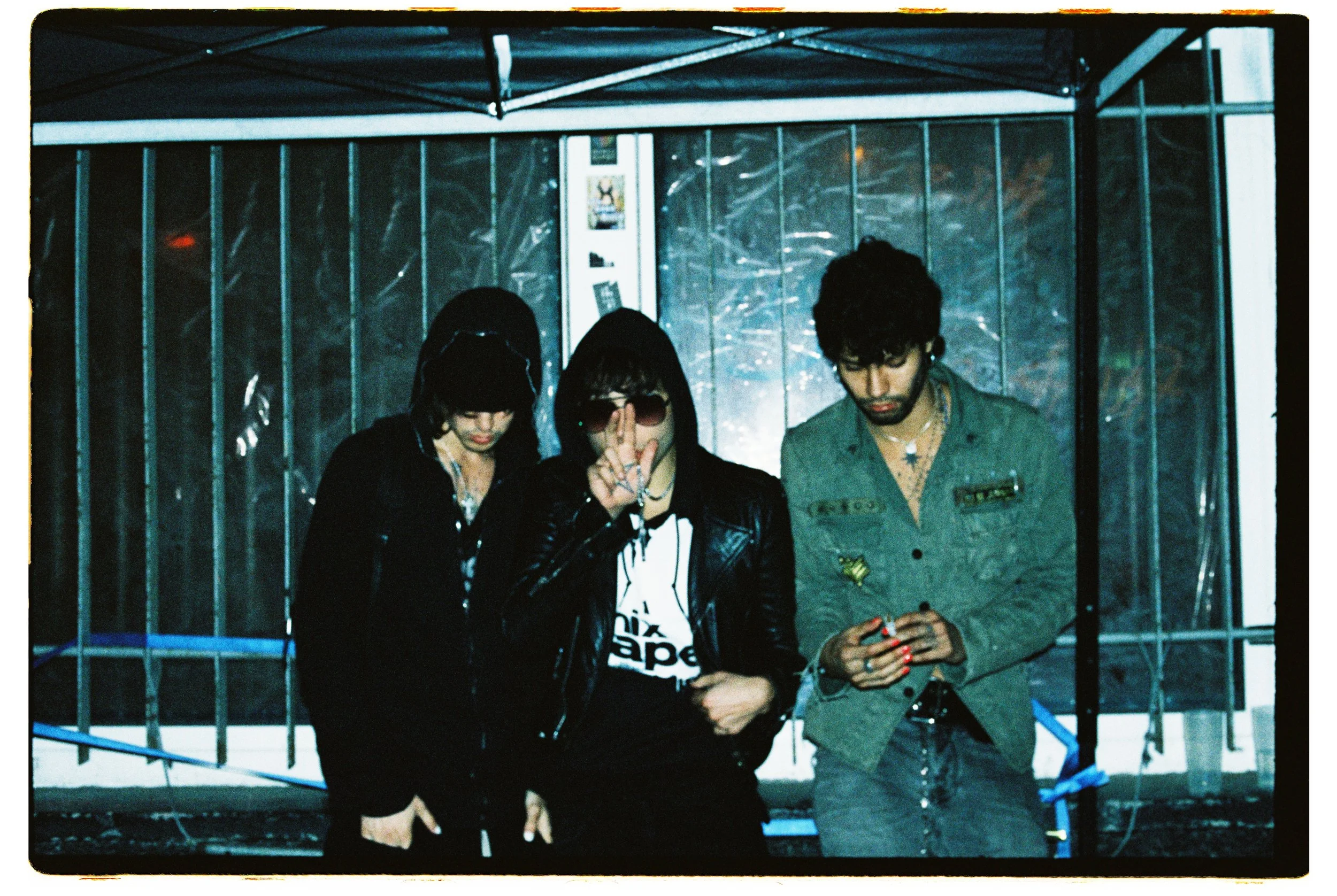 velvette-blue-garett-caramel-dgnr8.JPG