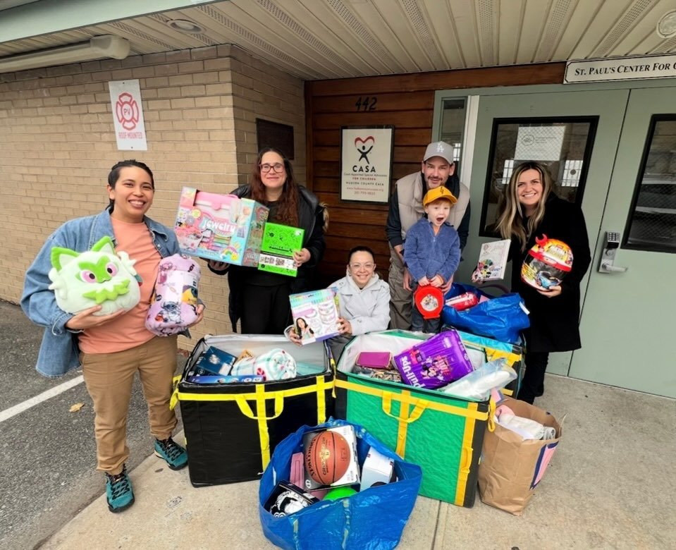 Hudson Montessori School in Jersey City collected more than 250 toys, diapers, wipes, and clothing items for our CASA children.🎁 

This wonderful new partnership was introduced by our dedicated CASA volunteer, Shantal Becerril. ❤️

We are truly grat