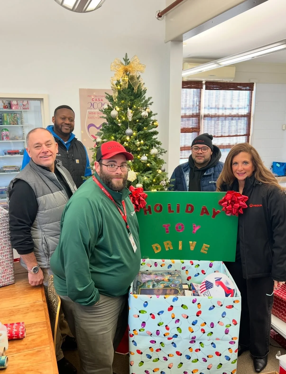 Thank you so much to the amazing team at Veolia Water for donating toys to children in foster care once again this year! 🎁❤️🎄
This marks the third year of their incredible generosity, and we are so grateful for their continued commitment to bringin