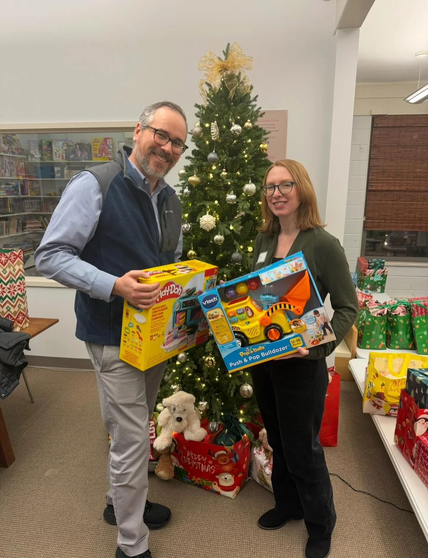 Thank you to the members of Hudson Connections for your generous gift donations! 🎁

We are so grateful for your support in helping us brighten the holidays for the children we serve. Pictured here is Adam Gregory from Hudson Connections, alongside w
