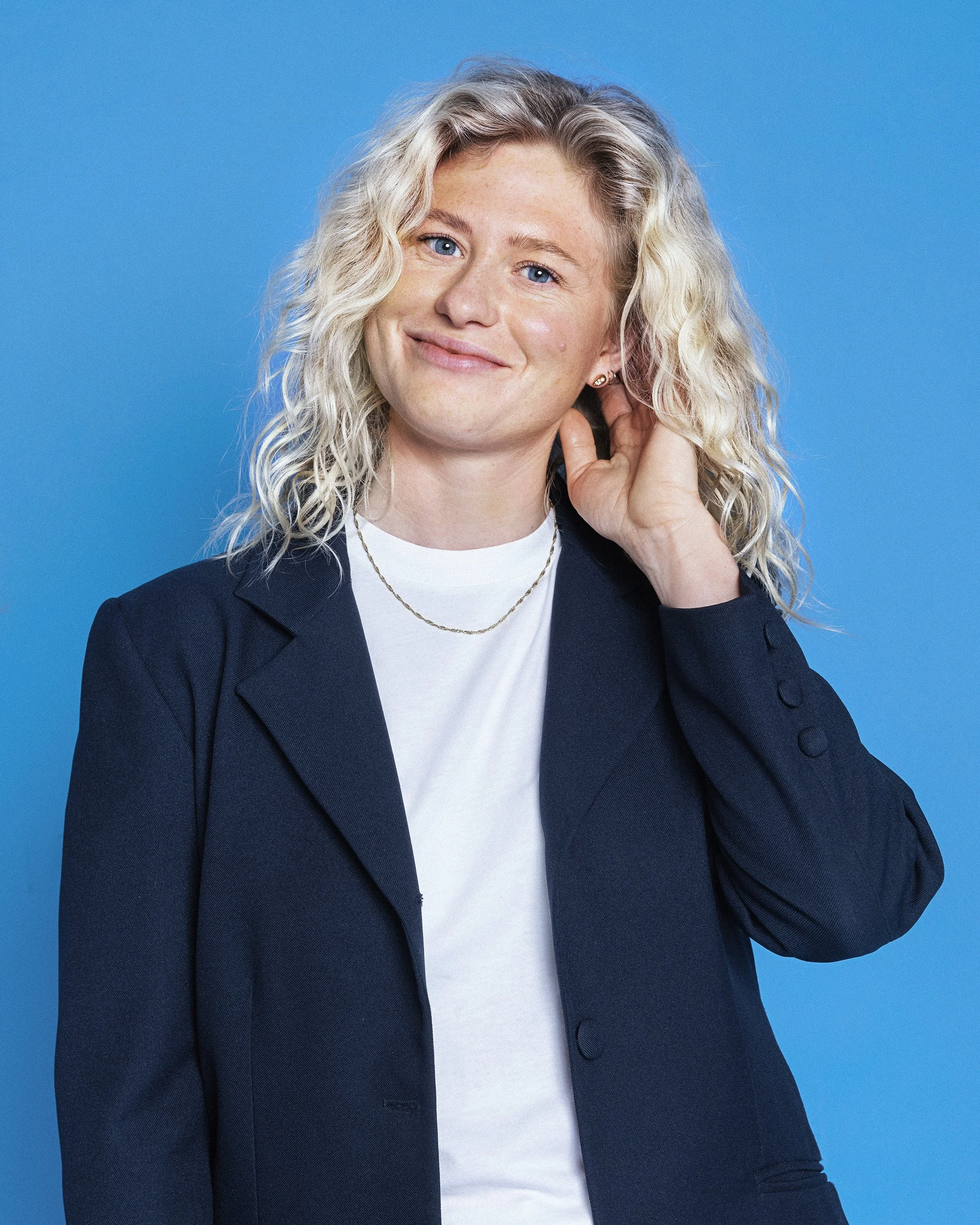 Victoria-Louise-Tilsted_Sofie-Hvitved_04_4x5 kopier.jpg