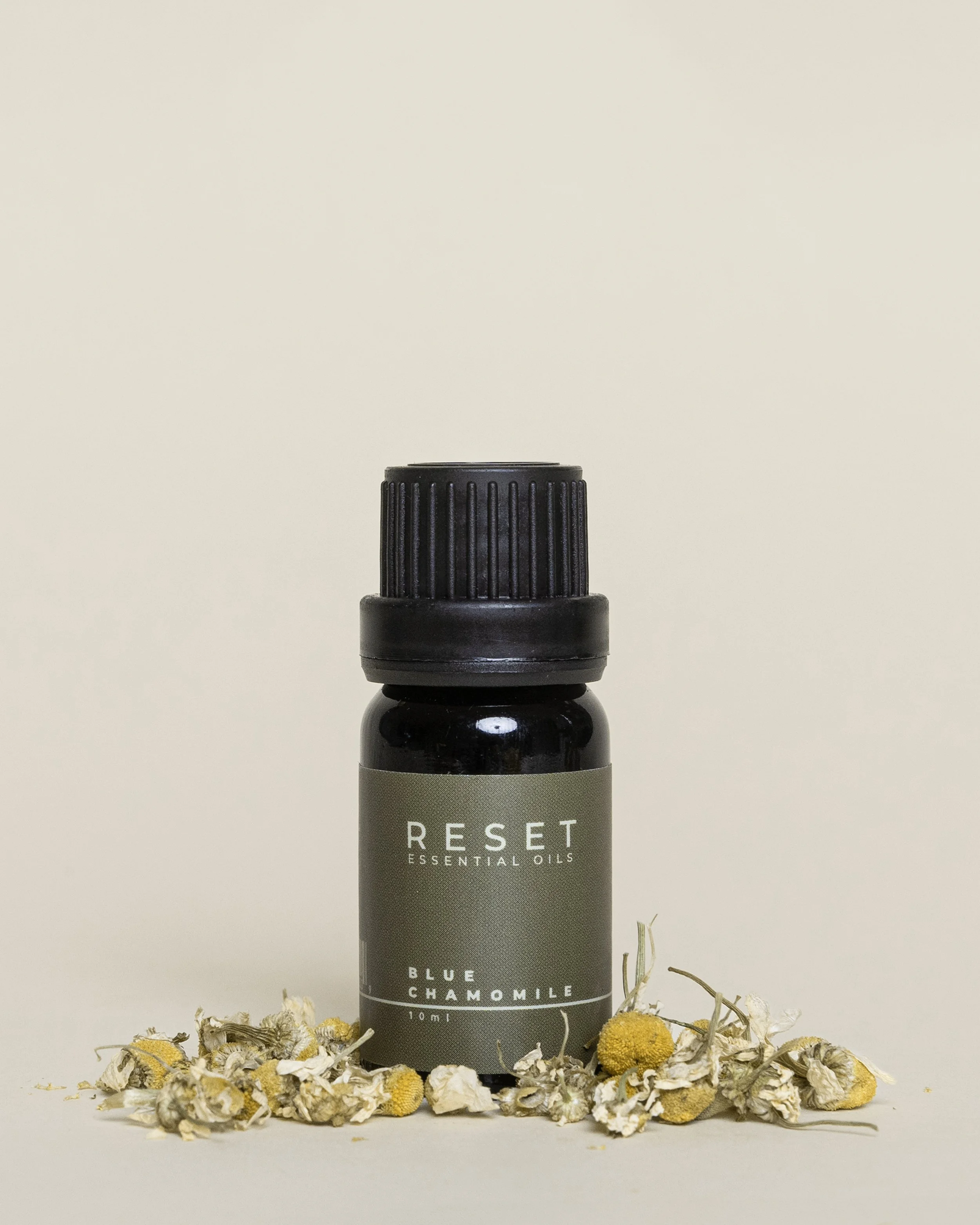 RESET-ESSENTIALS_Blue-Chamomile-10ml_4x5.jpg