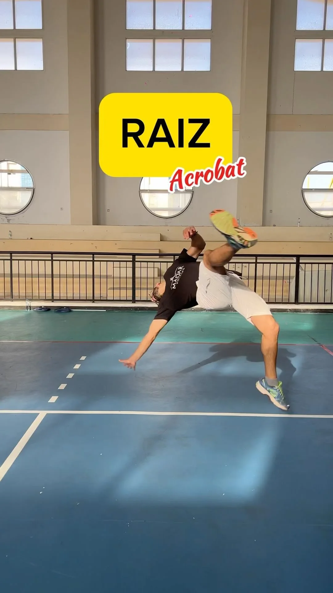 How to do raiz by @sid_ali_chi_nwi professional acrobatic master
This move is an opening to tricking you can use it for transition or blow up to start your acrobat
Disclaimer : don’t forget to stretch and warm up before attempting this move