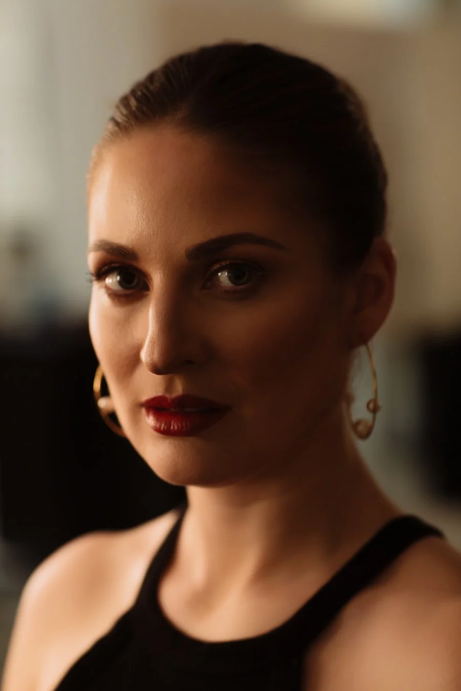 glowmakeuphair-model-sleekhair-makeup.jpg