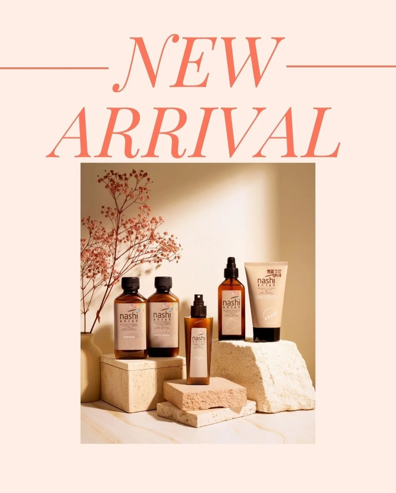 Introducing The World of Nashi Argan 
Nashi Argan is 100% made in Italy.
It is designed to ensure a tailor-made experience for you, who desire simplicity, pampering and professional results first. The 5 essential products that complete the hair routi