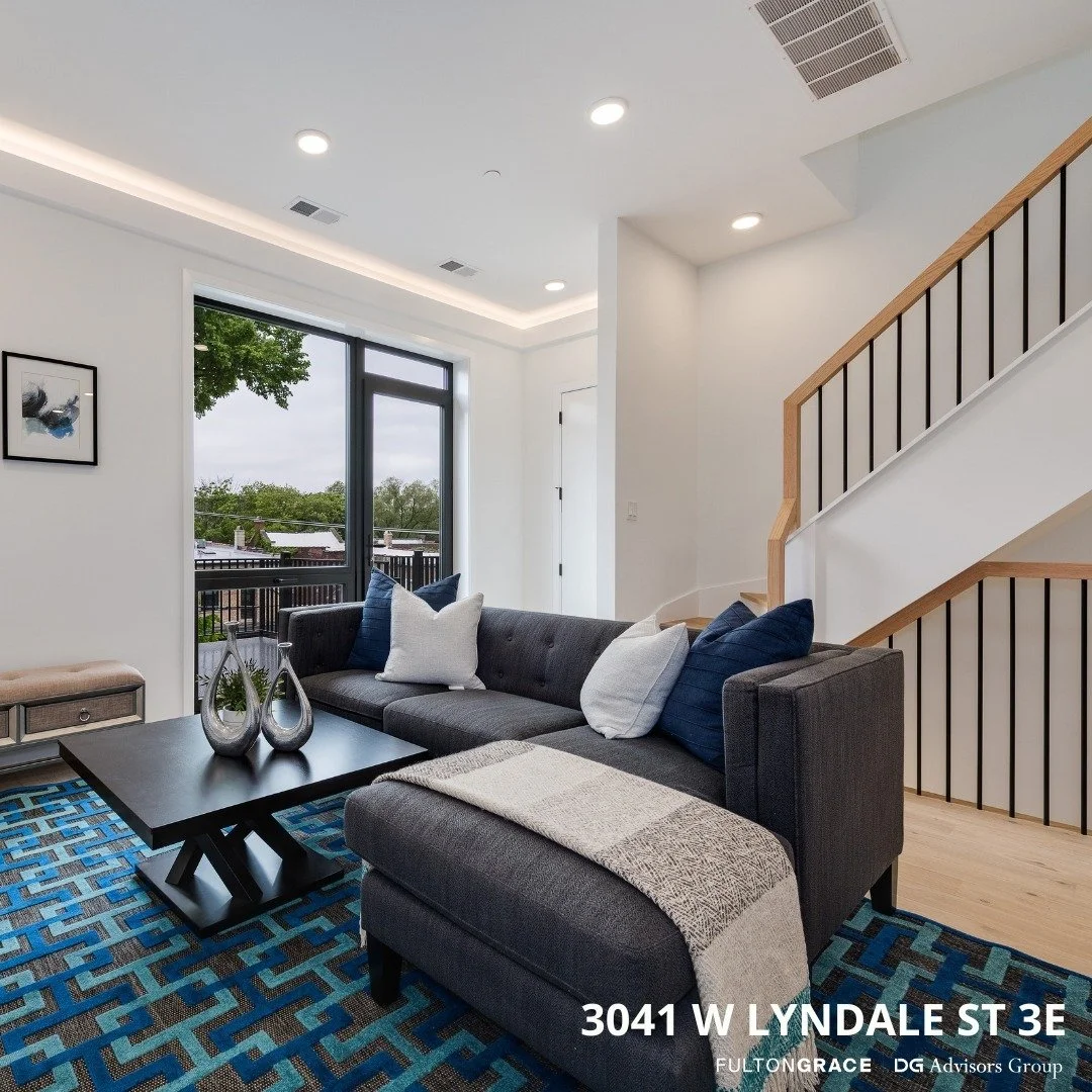 CERTIFIED FRESH!

🏠 3041 W Lyndale St #3E is big, bright, and beautiful!  SUMMER IS HERE and so are the MULTIPLE outdoor spaces for that perfect summer soir&eacute;e including exclusive and interior access to your own rooftop deck!  This condo is mo