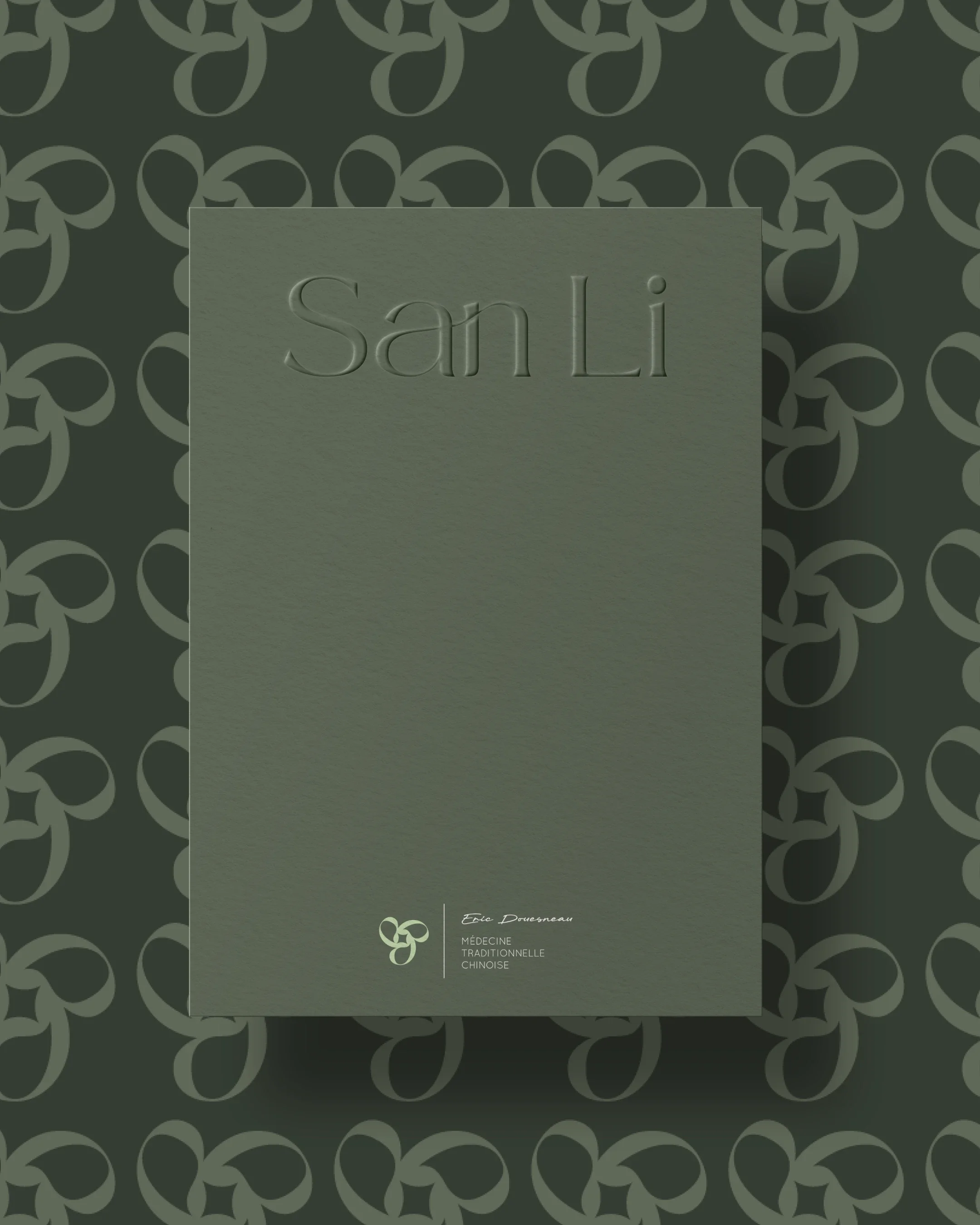 Couverture d'un livre avec le titre 'San Li' et le nom de l'auteur Epé Drouenneau, sur le sujet de la médecine traditionnelle chinoise, avec un fond décoratif vert foncé.