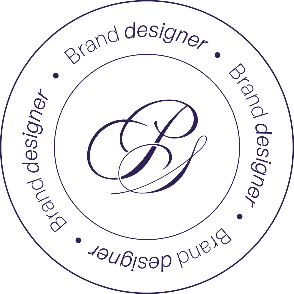 Logo circulaire avec une inscription en anglais 'Brand designer' répétée en cercle et une initiale 'P' élégante au centre.