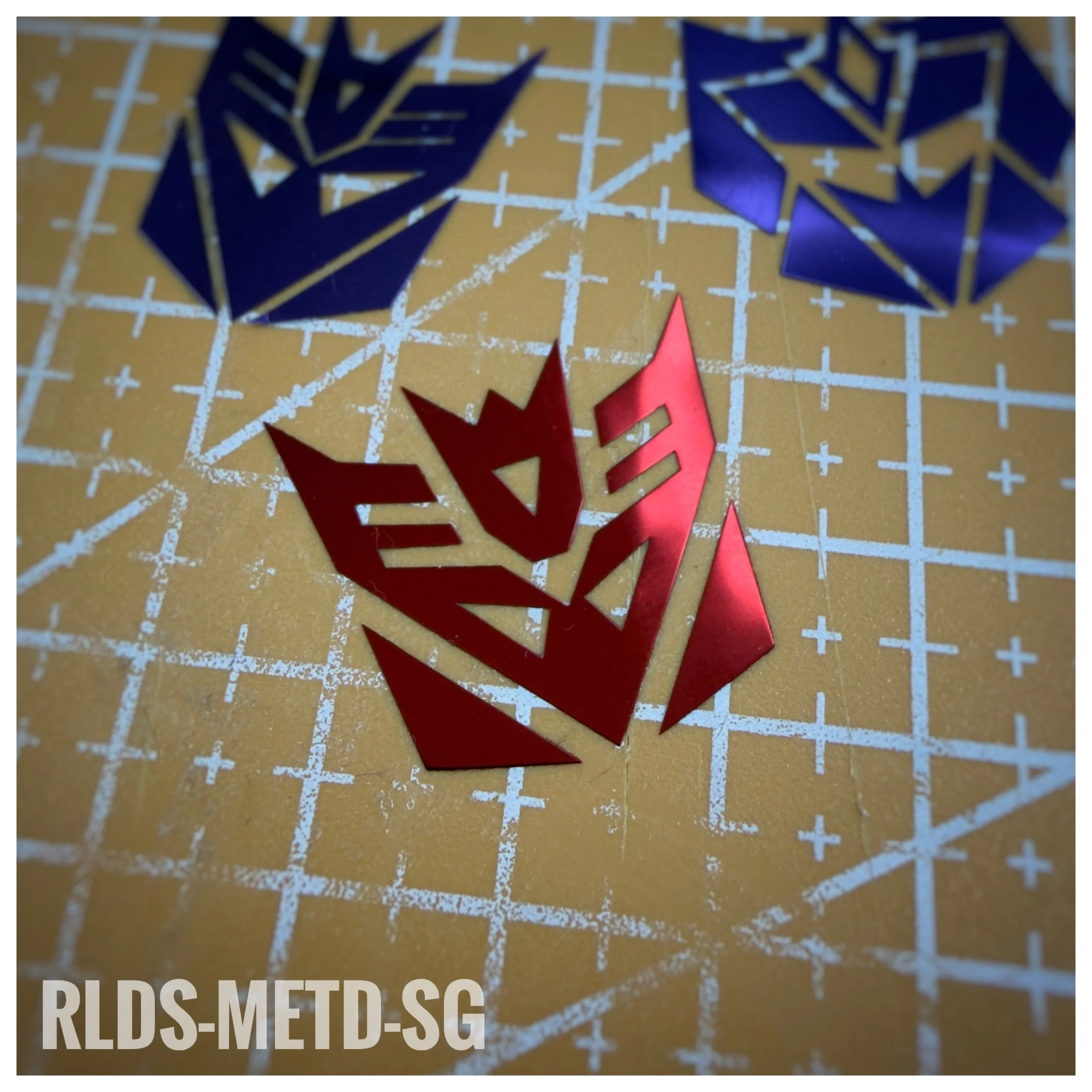 4 x Large Metallic Shattered Glass Con dry rub transfers, Metallic Red with Clear background.