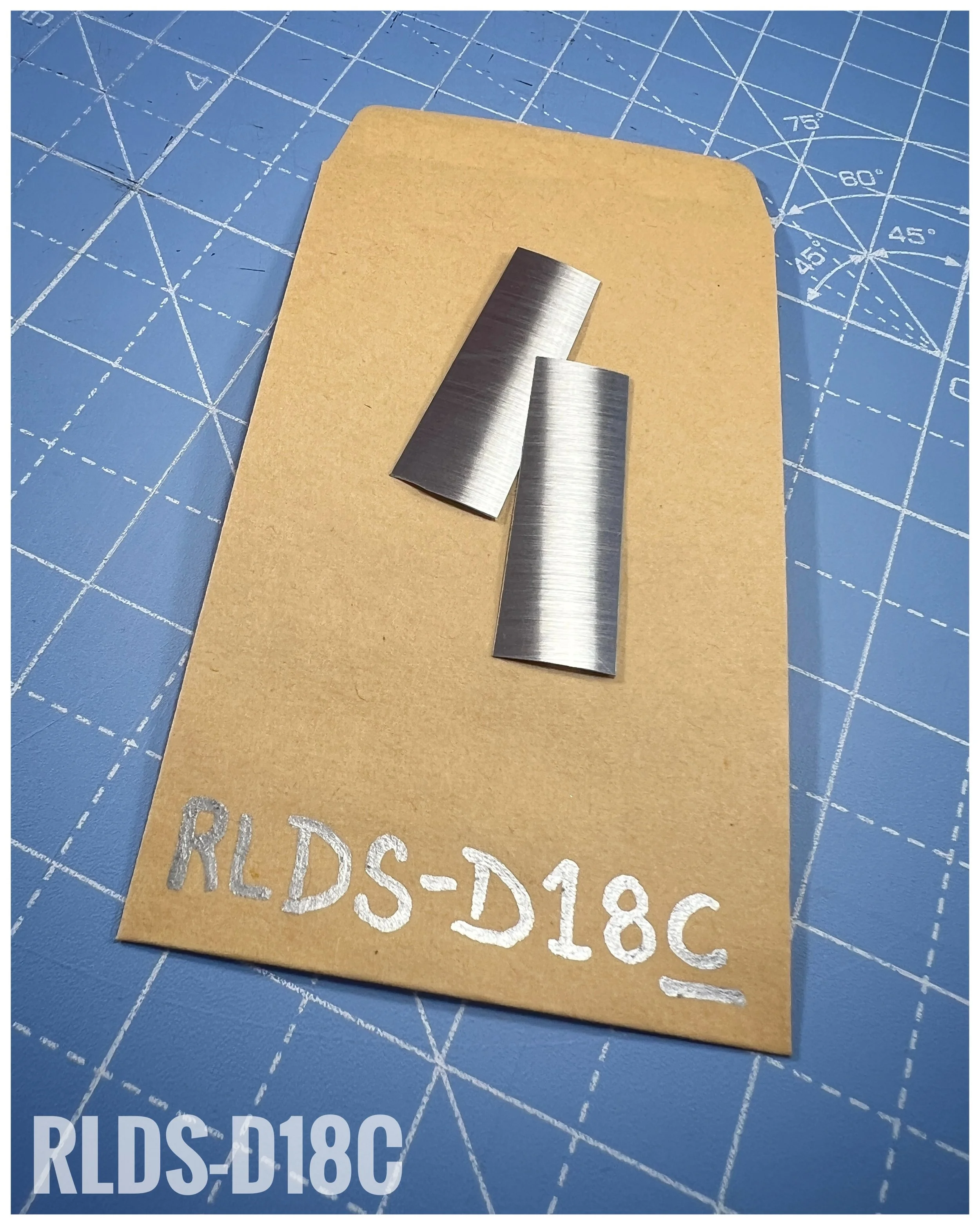 RLDS-D18C kit for DX9 Toys Devetive, Masterpiece scale Prowl.