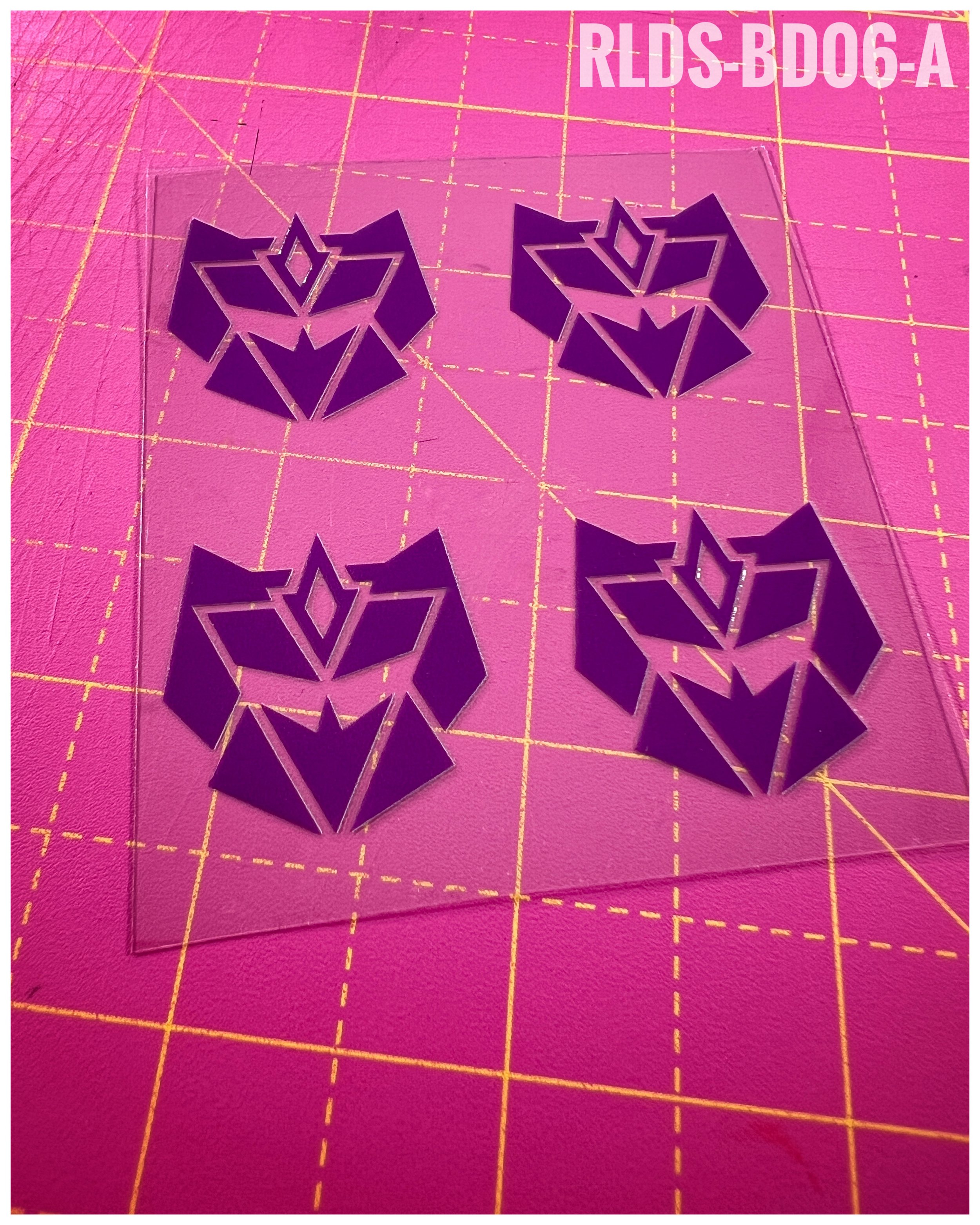 4 x large G2 Con dry rub transfers, Purple with Clear background.