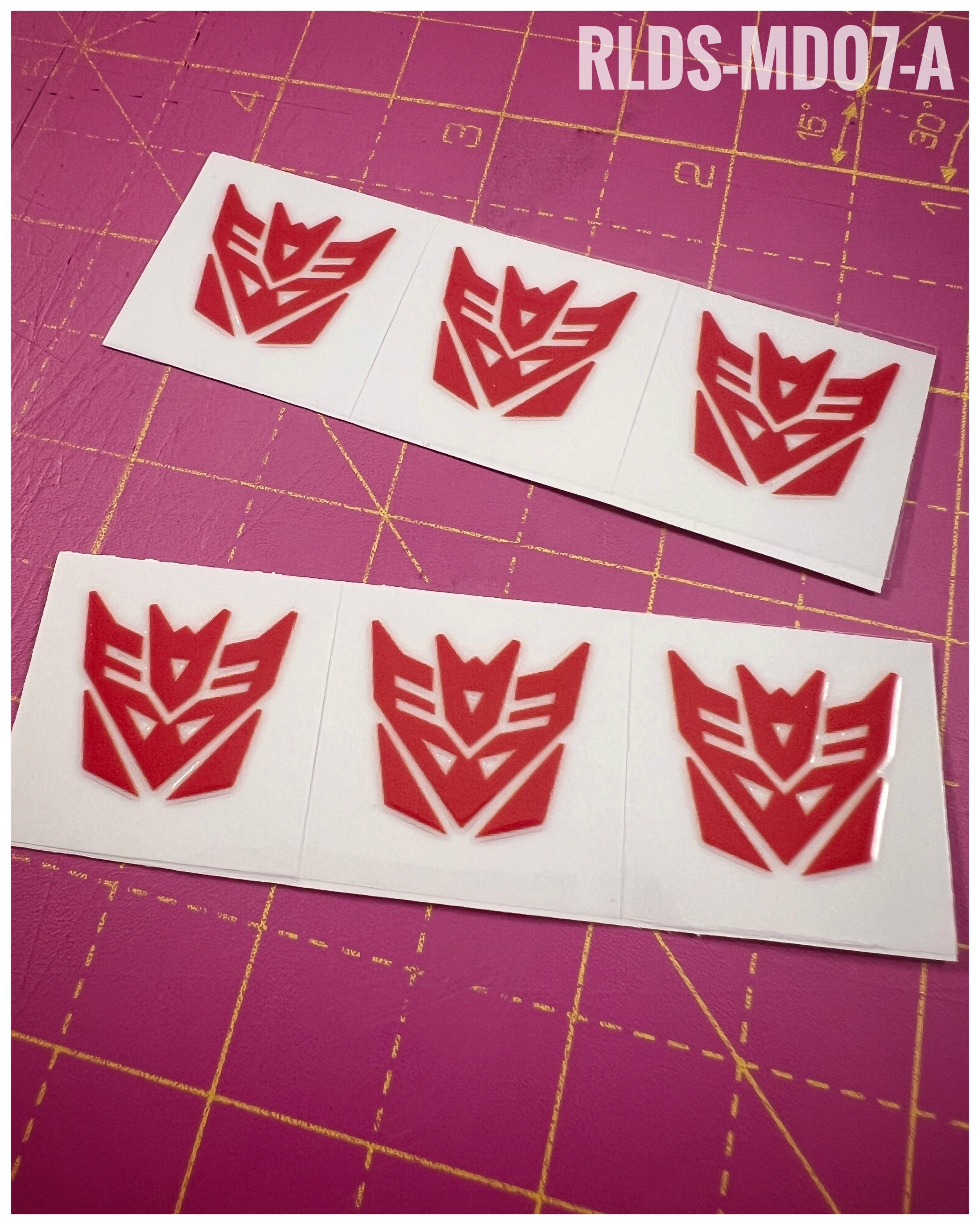 6 x medium Shattered Glass Con dry rub transfers, Red with Clear background.