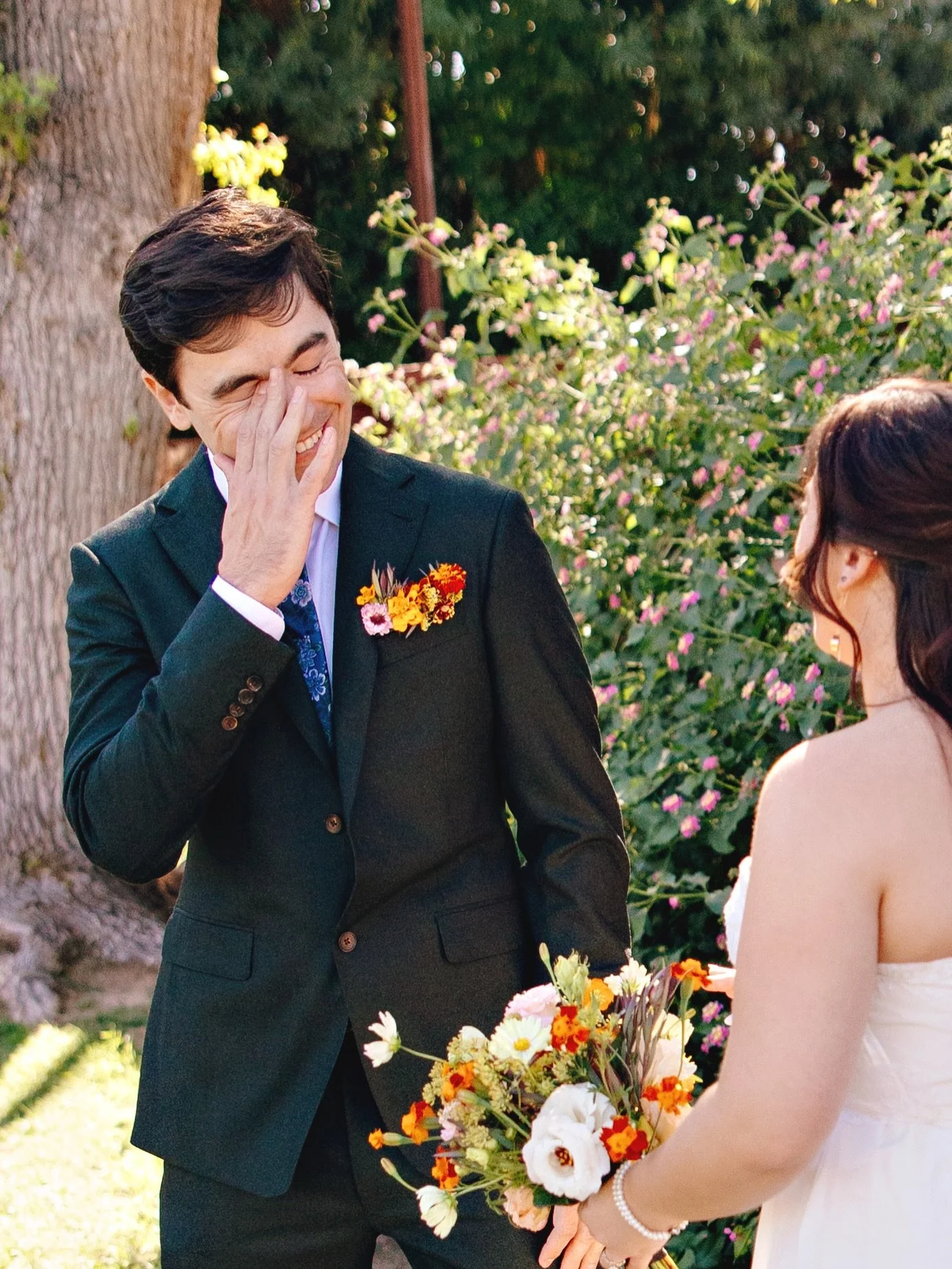 Robby&rsquo;s reaction to seeing Nikki for the very first time 🥹
Completely priceless.

This is exactly why I love a first look. That quiet, private moment where emotions can spill out without an audience. Extra time for portraits and family photos 