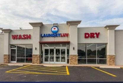 How Do Turnkey Laundromat Franchises Simplify Semi-Absentee Ownership?