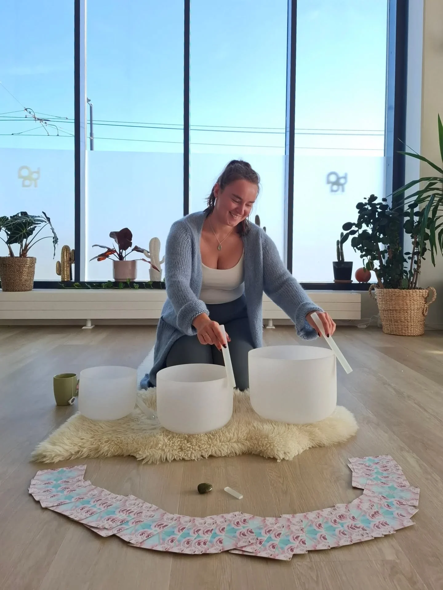 Tänään pidin mun ensimmäisen avoimen äänimaljatapahtuman 🥹 
Tää oli hunajaa sielulle 🍯 etenkin ihanat kommentit osallistujilta lämmitti sydäntä 💗
Tässä tapahtumassa 
✨️ uppouduttii