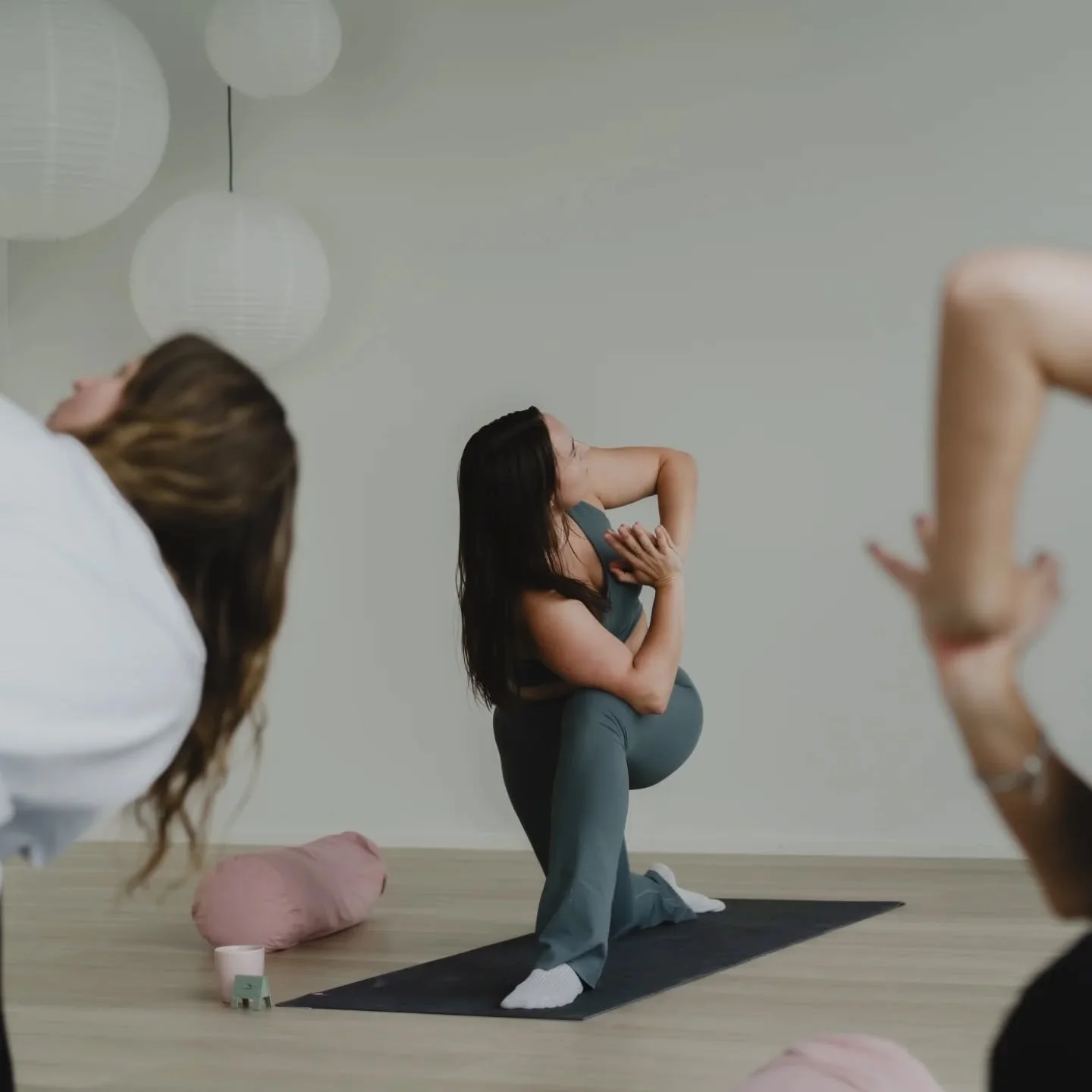 👋 2026 ! 🌞

Mun viikkotunnit jatkuu @barajooga aina sunnuntaisin 10-11!

Aamuflow-tunnilla liikutaan hengityksen tahdissa virraten l&ouml;yt&auml;en tasapaino haastamisen ja levon v&auml;lill&auml;. Tunnin aikana p&auml;&auml;set l&ouml;yt&auml;m&a