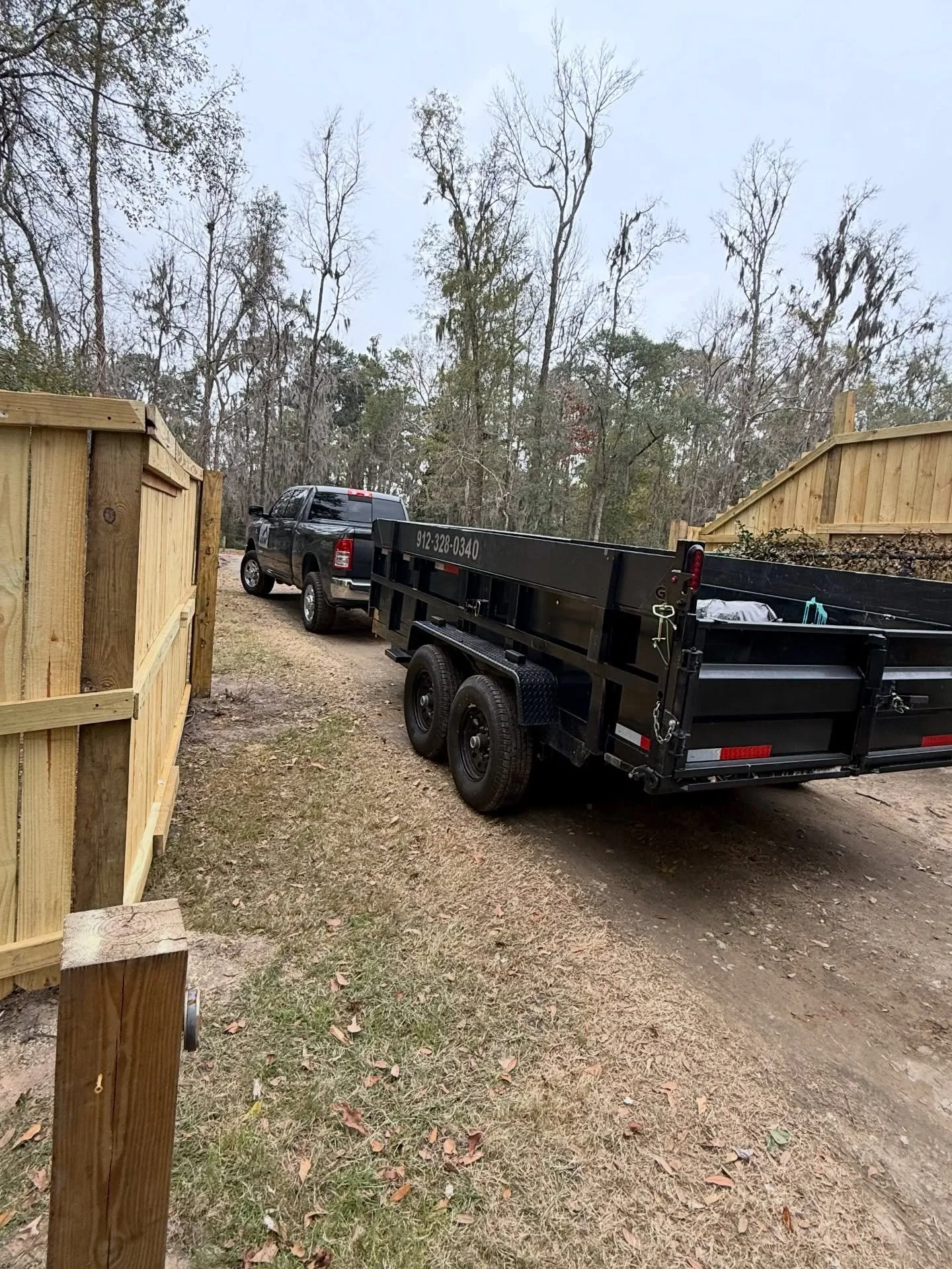 Did a job for the guys at River Street Restoration this weekend!⚒️ How much more time would you have to dedicate to other jobs if cleanup was taken care of for you? Let us help you free up time to do what you do best👊🏼 
&bull;
&bull;
&bull;
Call us