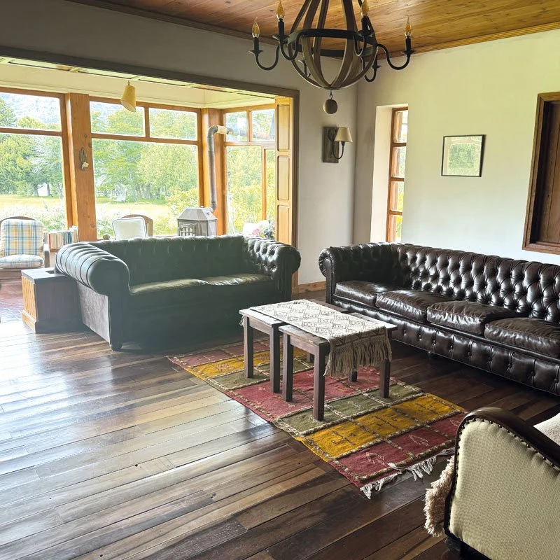 lobby08.jpg