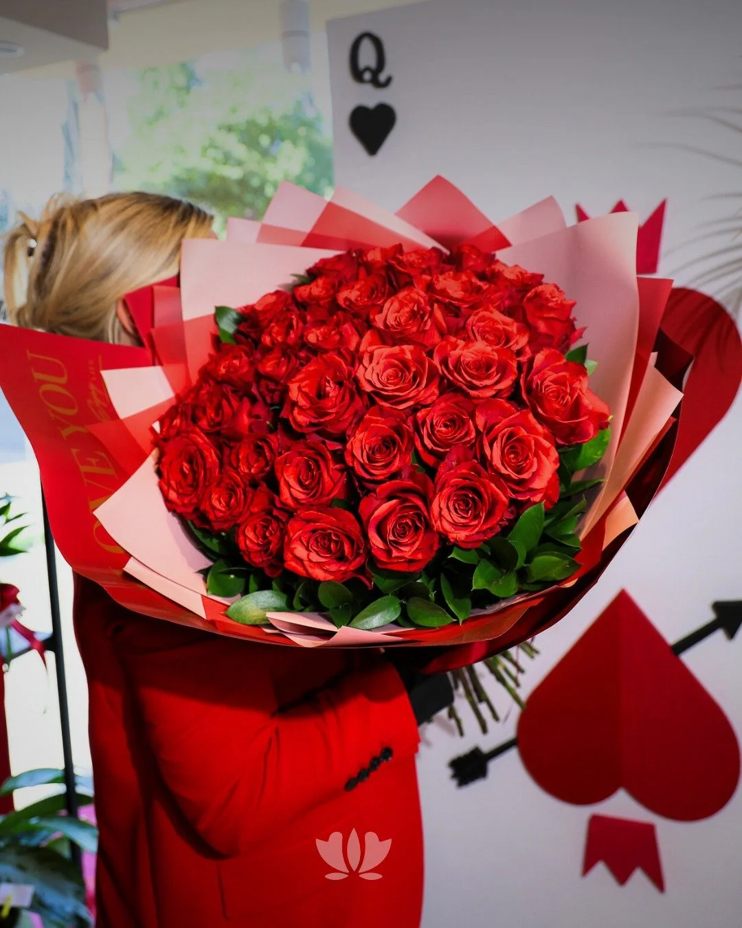 If it&rsquo;s red roses, make it unforgettable.🌹
Pre-order yours before Saturday.
Delivery available.

#PoppyFlowerBoutique #ValentineFlowers #Roses #FloralLove #LimassolFlorist