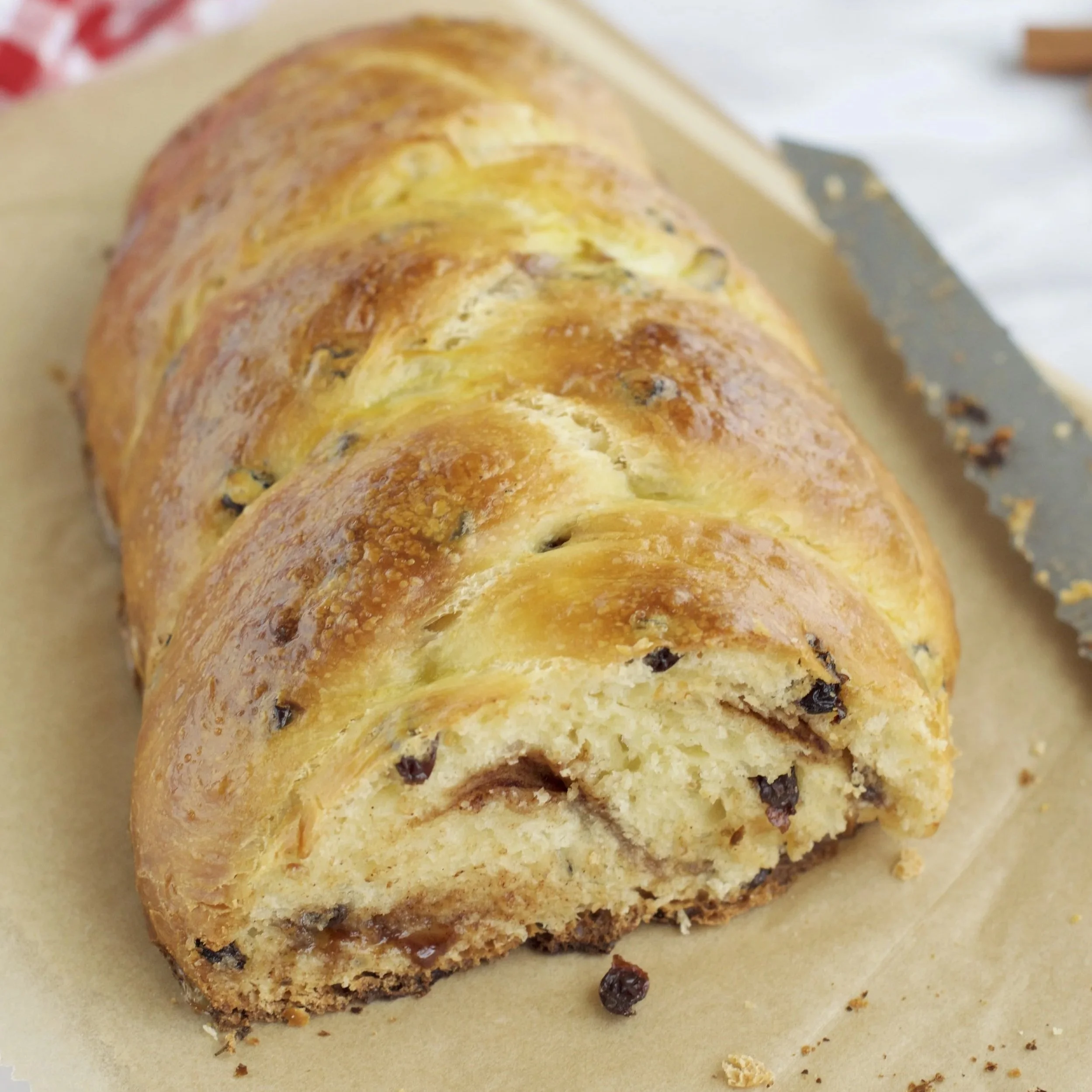 cinnamon+raisin+braid+cut.jpg