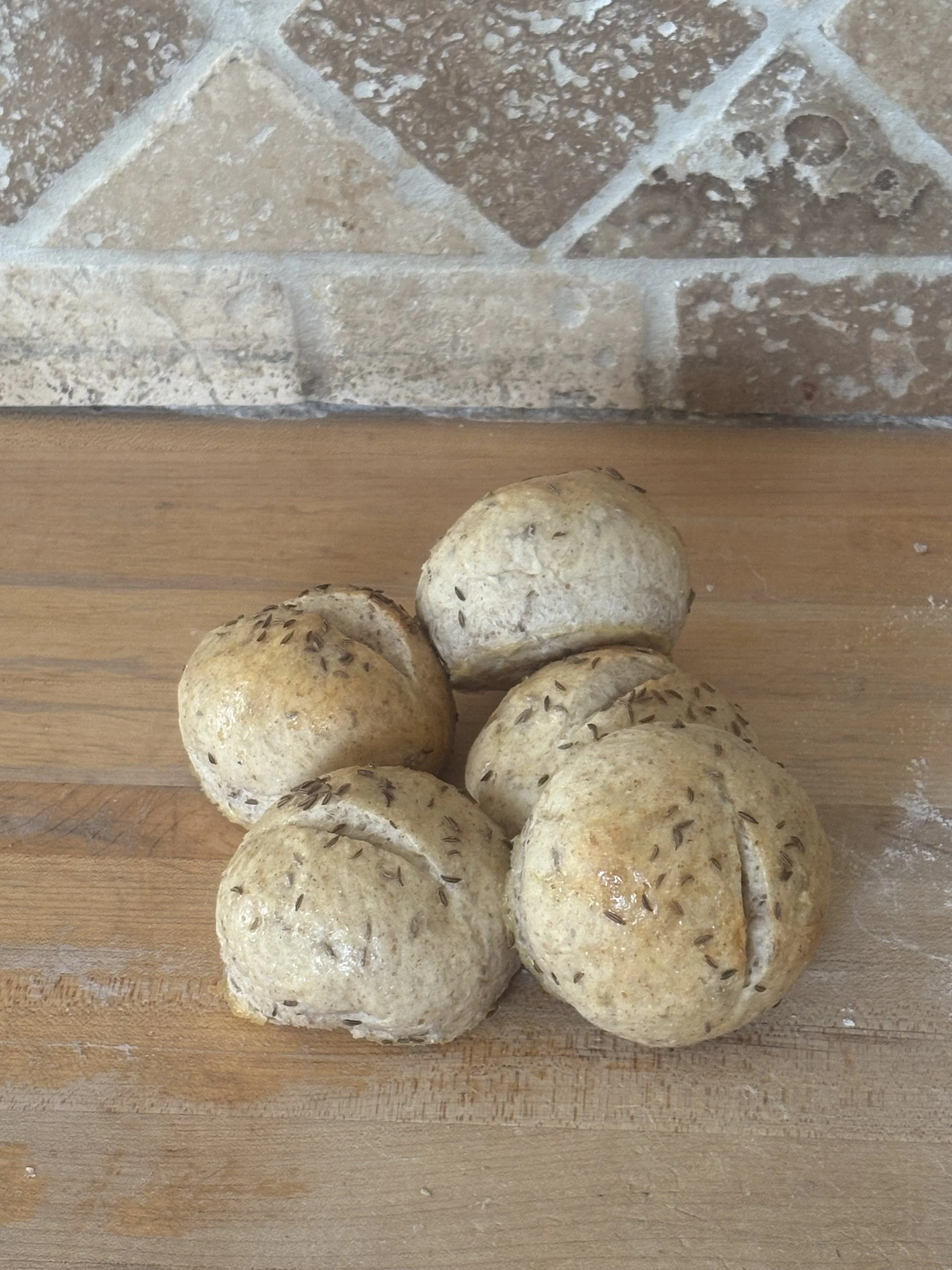 Caraway-Rye Dinner Rolls (12)