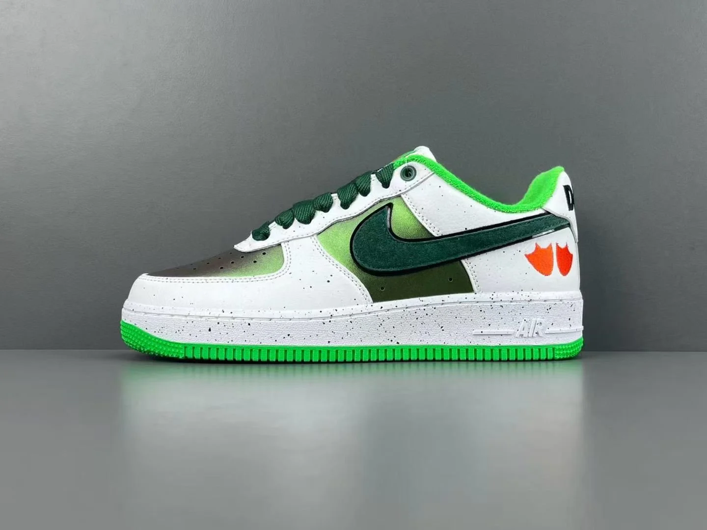 AF1 Green & White Classic Sneakers