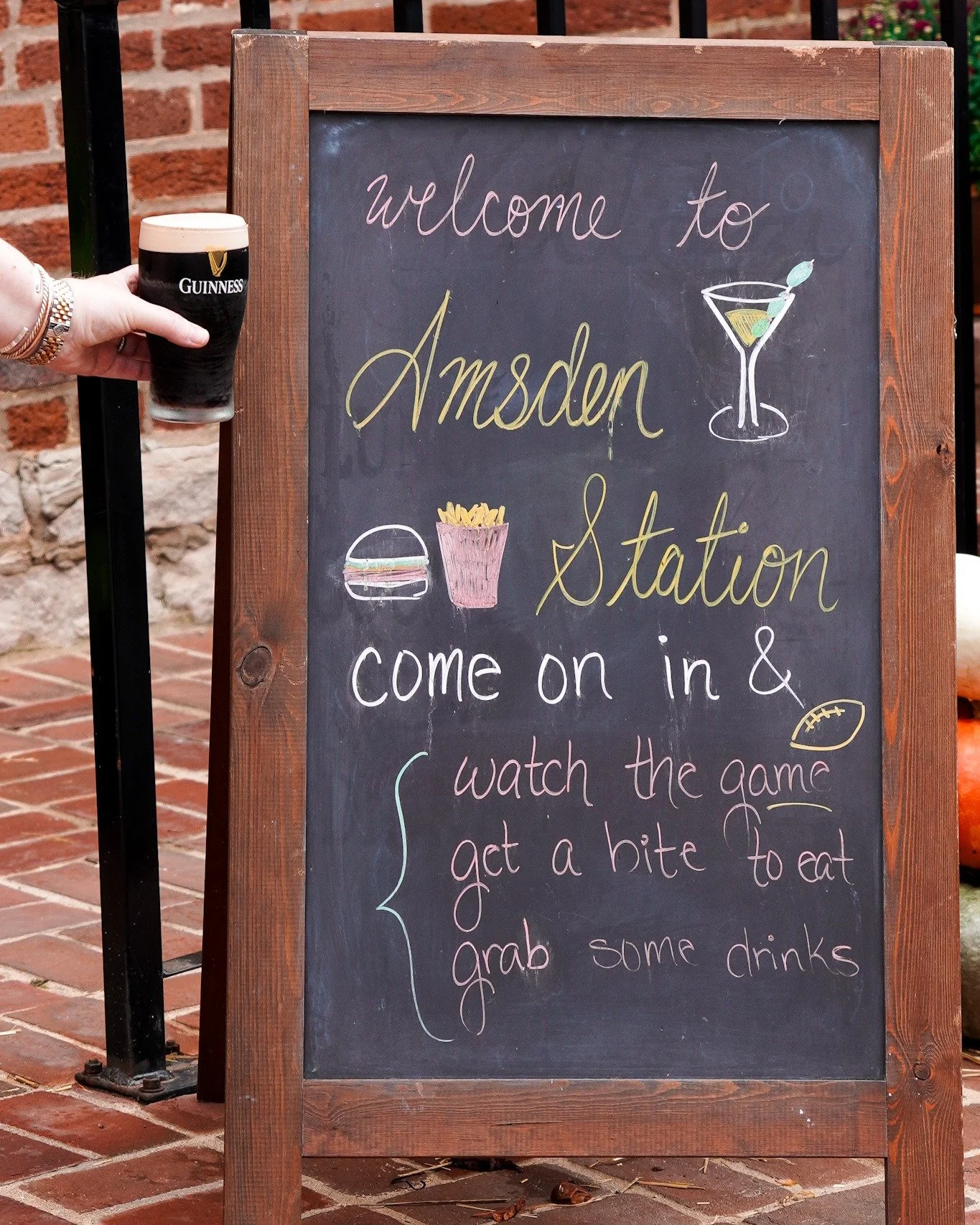 Sign says it all 🍔🍸🏈
Come on in, catch the game, grab some grub&mdash;and yes, that&rsquo;s a fresh pint of Guinness on draft you&rsquo;re seeing 👀🍻

🏀 Friday at 7PM &ndash; Kentucky Basketball vs. Eastern Illinois
🏈 Saturday at 1:30PM &ndash;