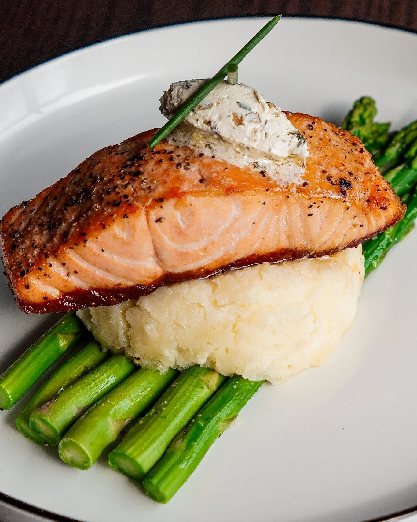 Easter dinner is looking pretty good around here. 🌸🍽️

Whether you&rsquo;re in the mood for our Country Ham Plate, Faroe Island Salmon, or Filet Mignon, we&rsquo;ve got three solid reasons to let us handle the meal this year.

🐟 Faroe Island Salmo