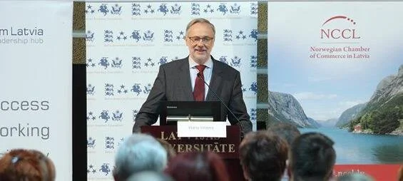 dia-alumni-Auzins.jpg