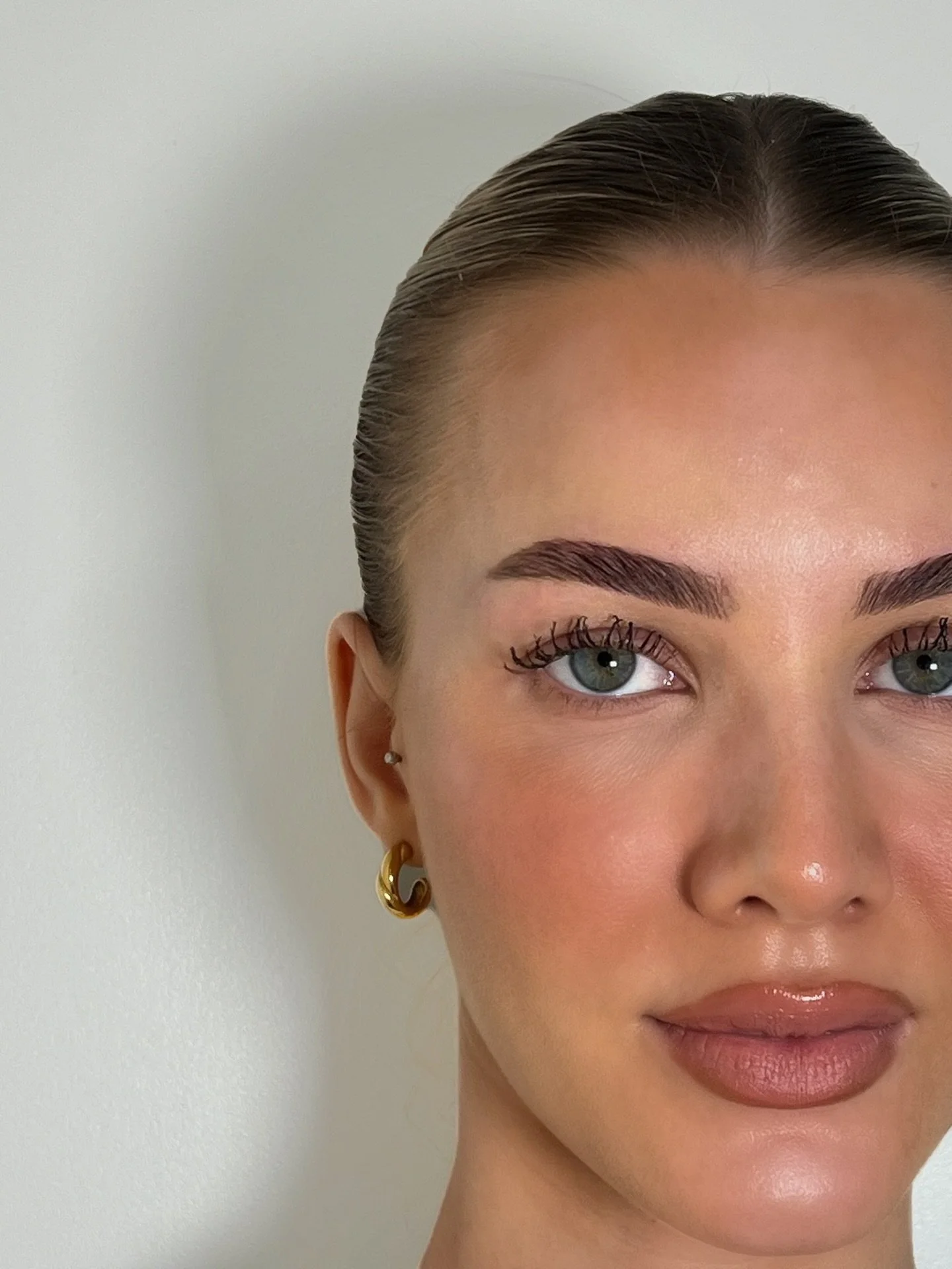 Brows by me for the gorgeous @gracexrosa 🤍

#signaturebrow #browskingscross #browseastlondon #browsshoreditch