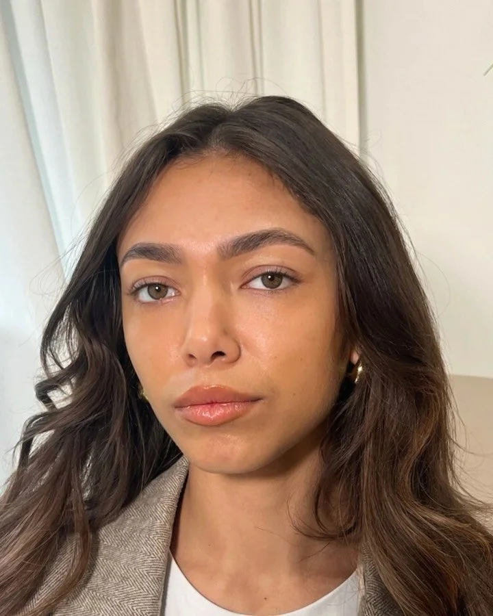 The power of a refined brow ~ before vs after.
Swipe to see &rarr;

#signaturebrows #signaturebrowsculpt #browslondon #browshapingspecialist #browlaminationlondon