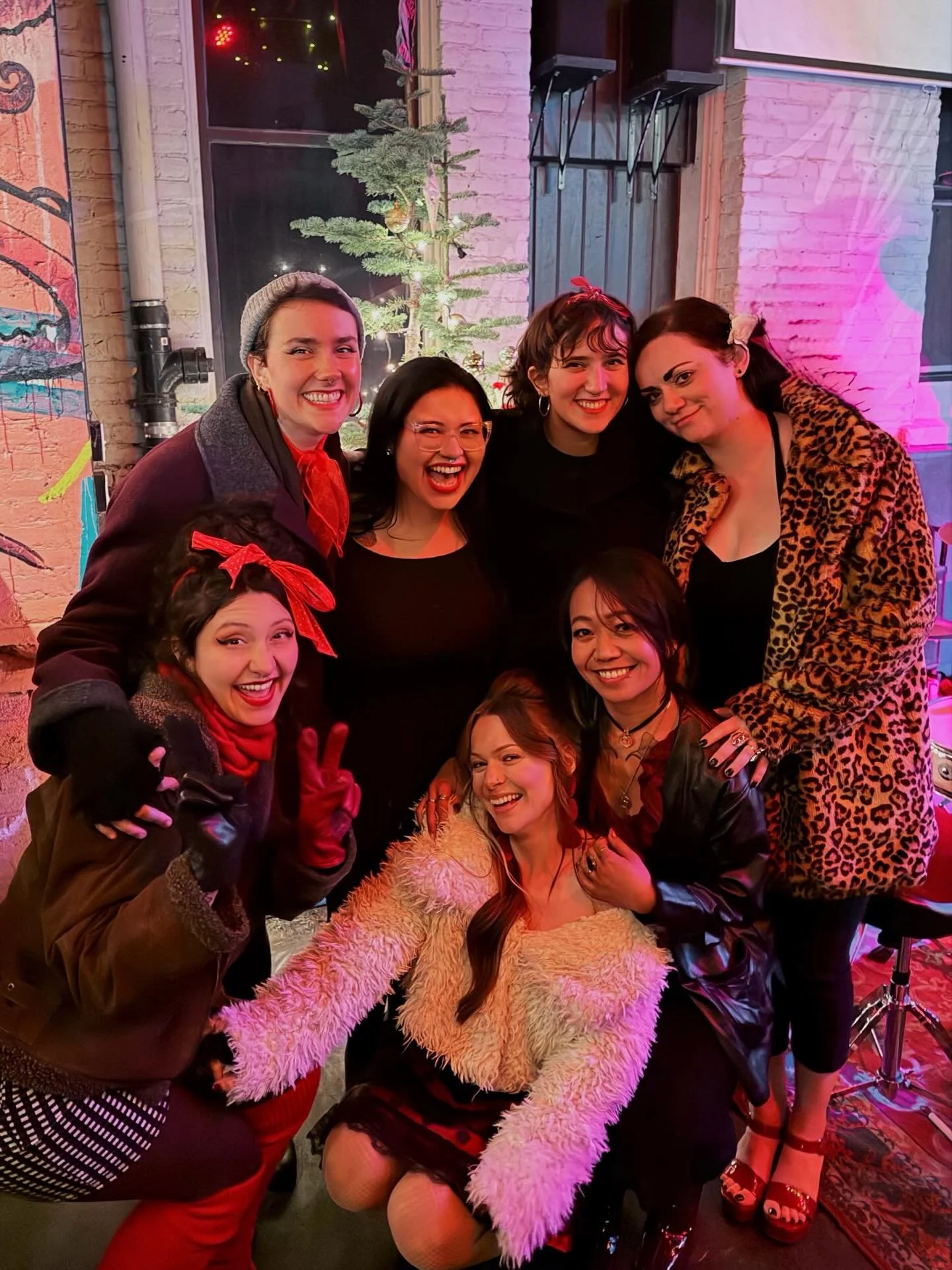 🎙️ AMY UNPLUGGED 🎙️
Thank you to  e v e r y o n e  who participated in this mini project; all in preparation for our big stage show on Feb 20th 🌹
&bull;
&bull;
&bull;
To our beautiful performers || your voices make a powerful impact and we are so 