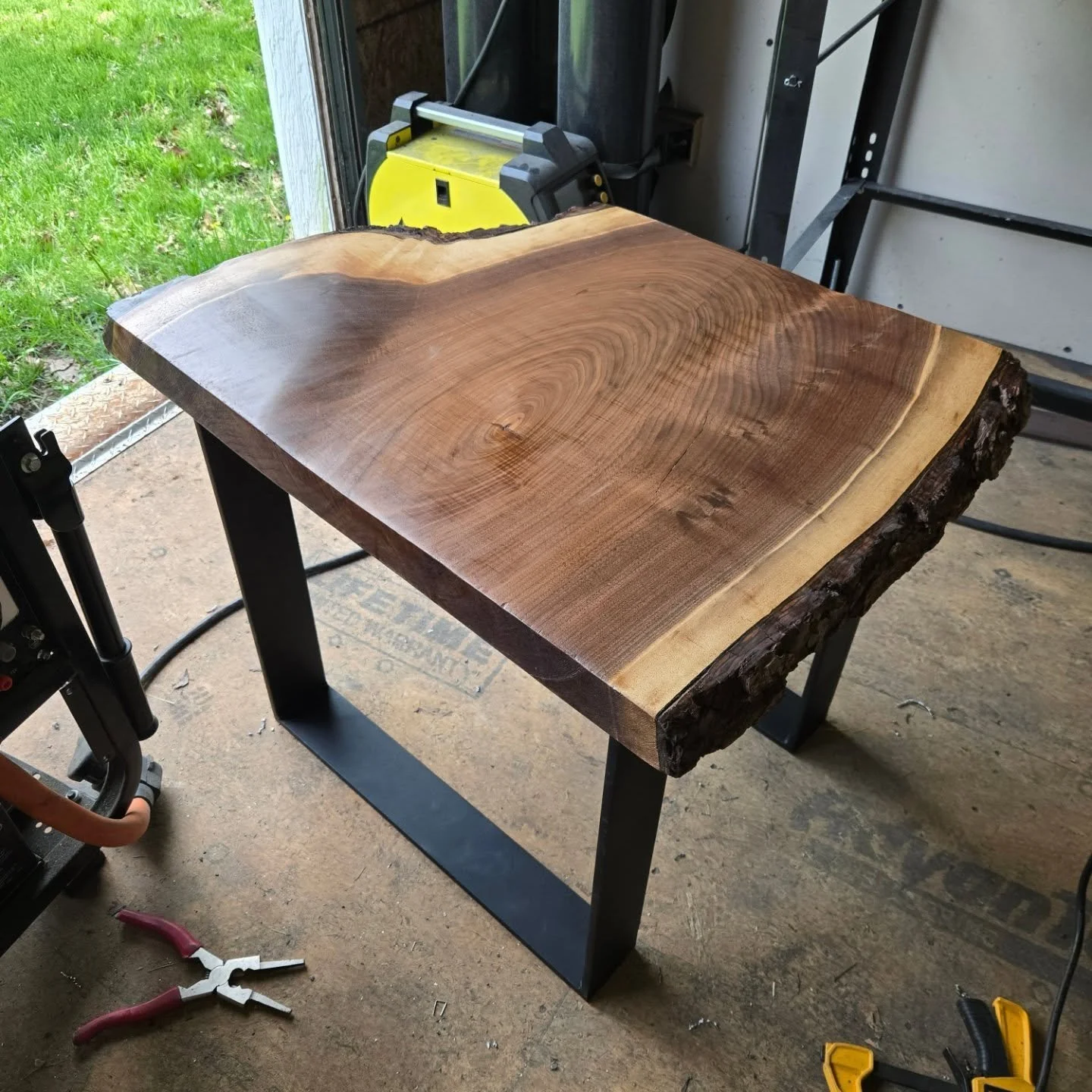 Table got an upgrade!!! Now with new custom metal legs