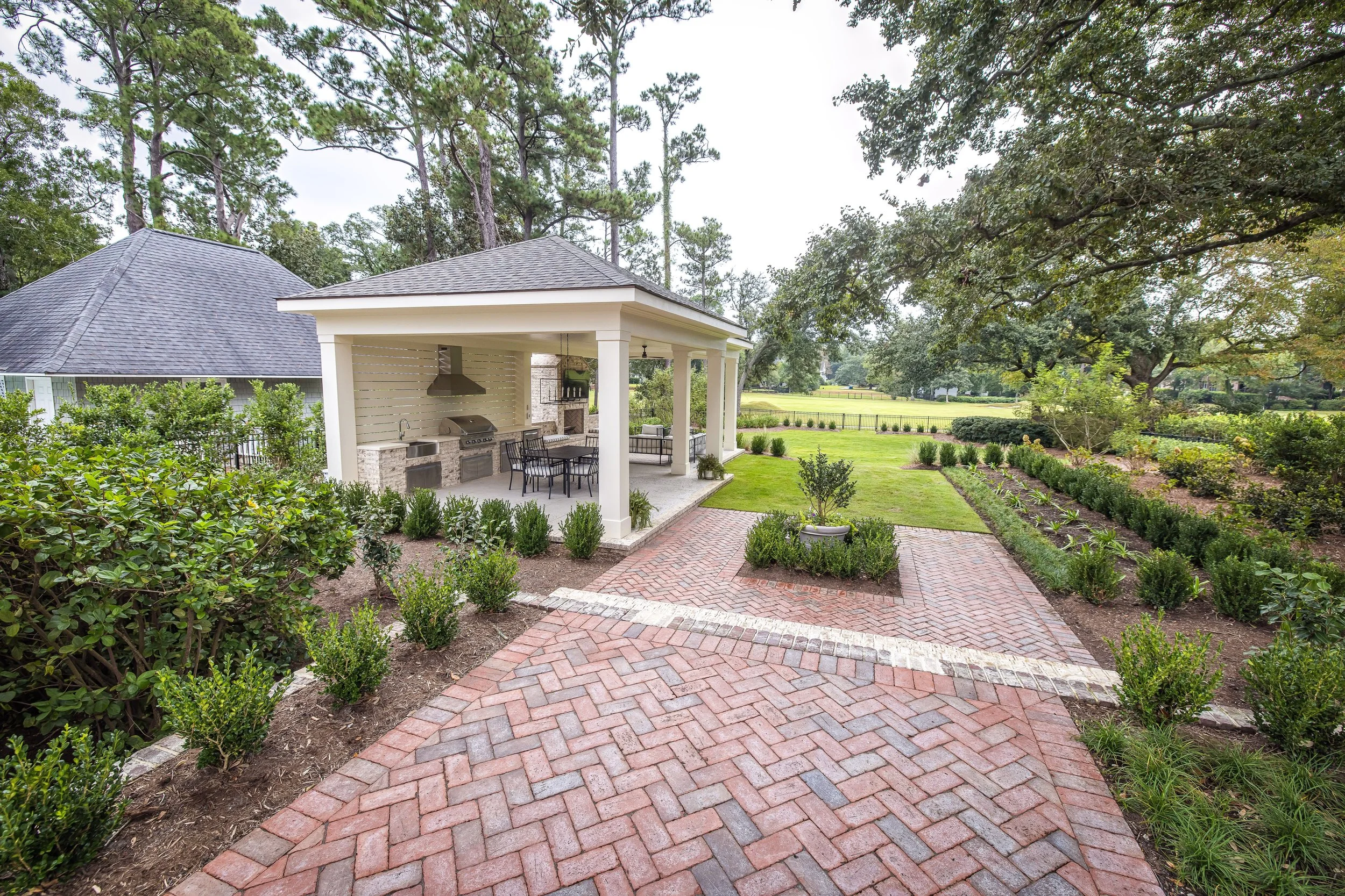 Landscape Design &amp; Pavilion in Figure Eight Island, NC: Where Refined Design Meets Coastal Comfort