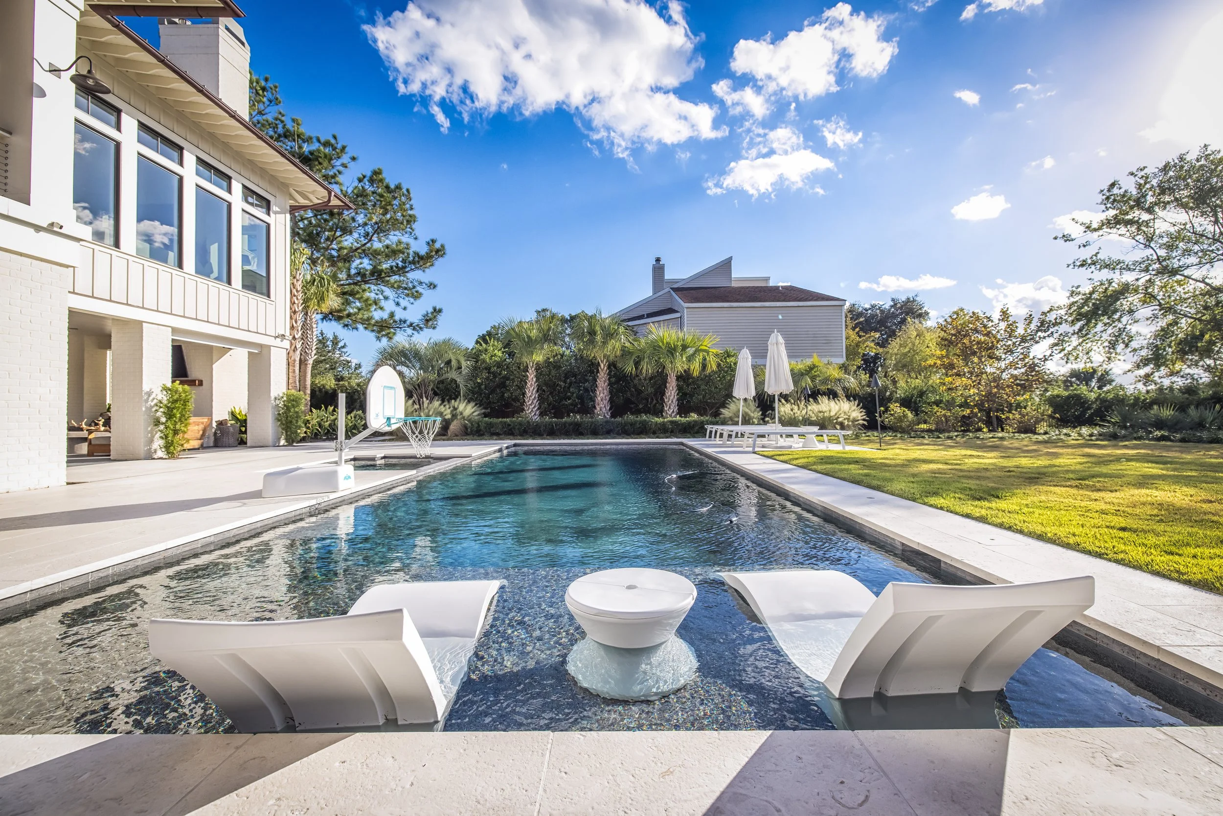 What to Look for in a Pool Builder Before You Sign Anything