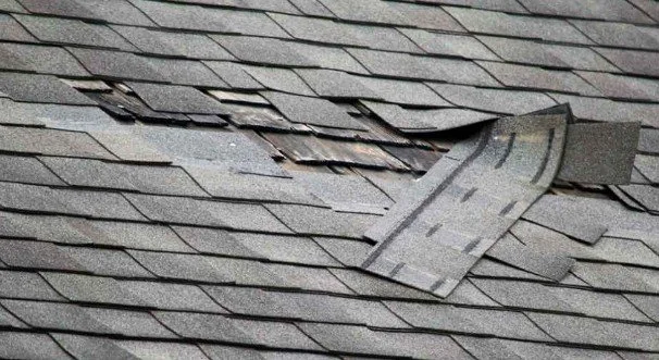 Wind-Damaged Shingles: How to Spot It &amp; What to Do After the 12/17/25 Front Range Winds