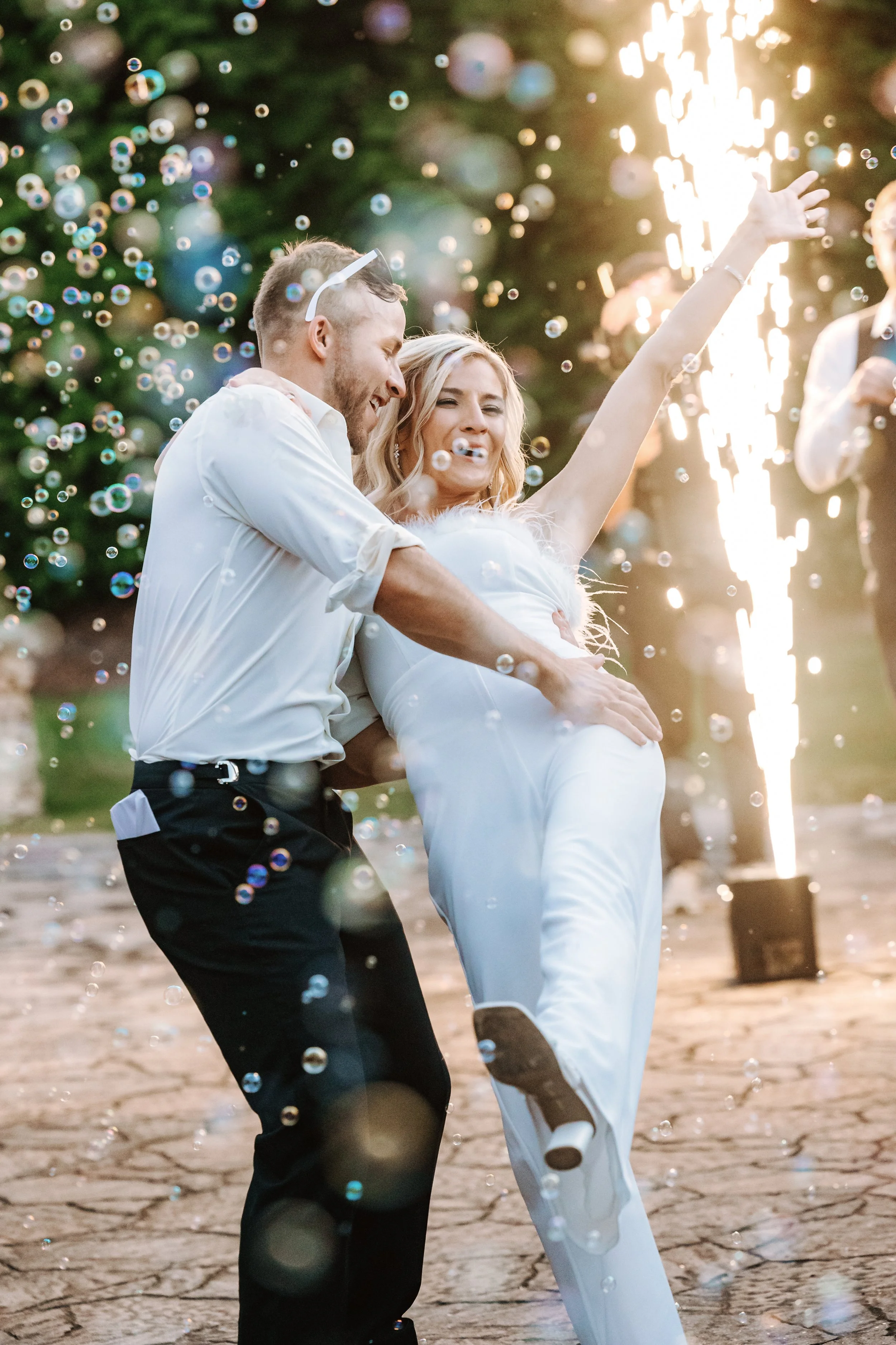 CapturedbyCairnsHannahandRandsomWedding157.jpg