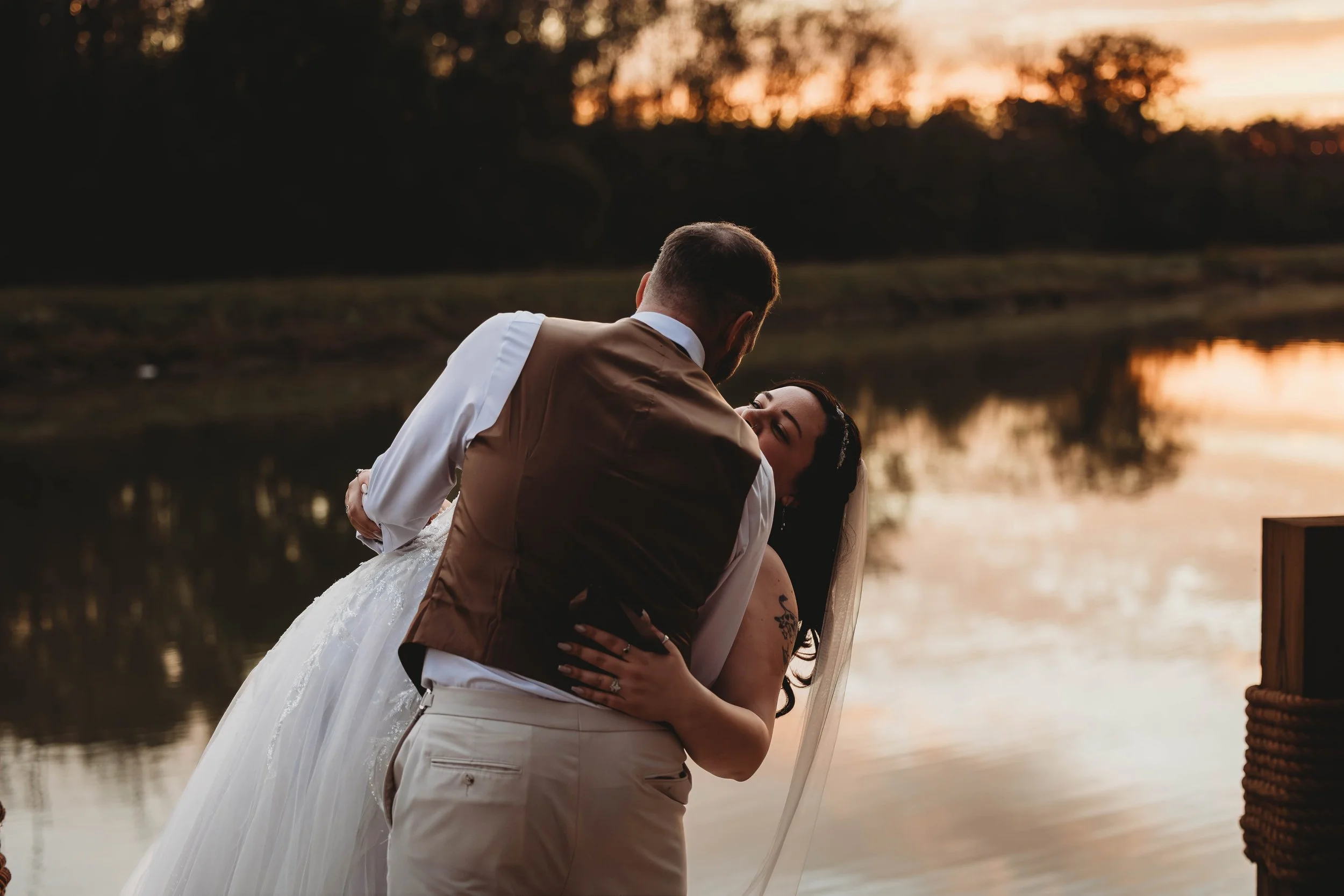 CapturedbyCairnsPhotography-Tori and Tim Wedding b+g28.jpg