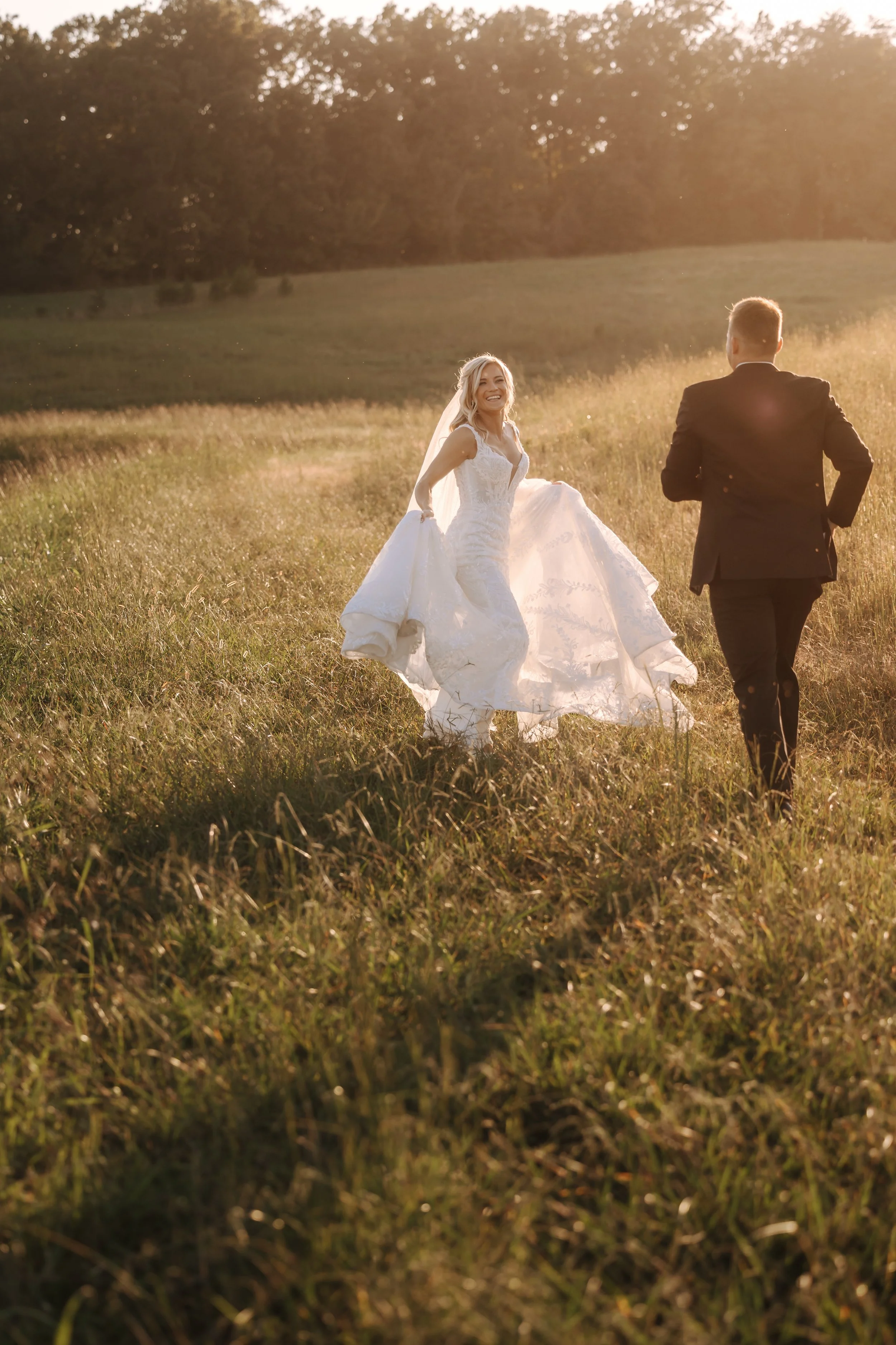CapturedbyCairnsHannahandRandsomWedding121.jpg