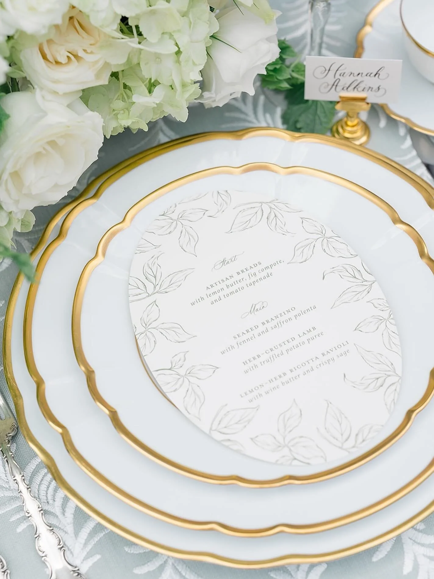 Leaving the sweetest lunch date with friends today and considering how special it is to share a meal with wonderful people- and that we get to help our brides do it all the time. 

What a privilege to design for beautiful dinners surrounded by the pe